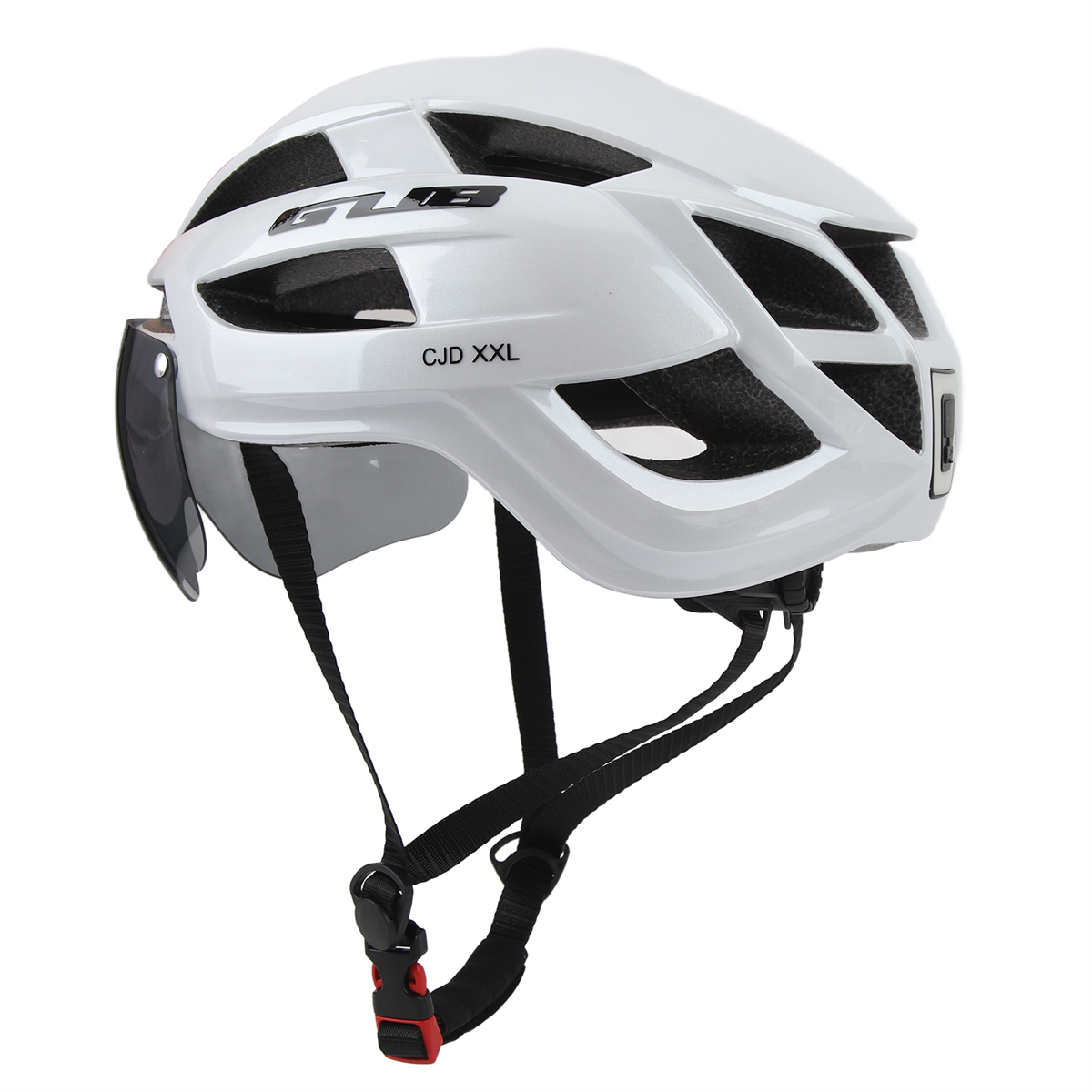 Ein weißer Fahrradhelm mit schwarzem Visier und Riemen vor weißem Hintergrund mit dem Text 'CJD XXL'.