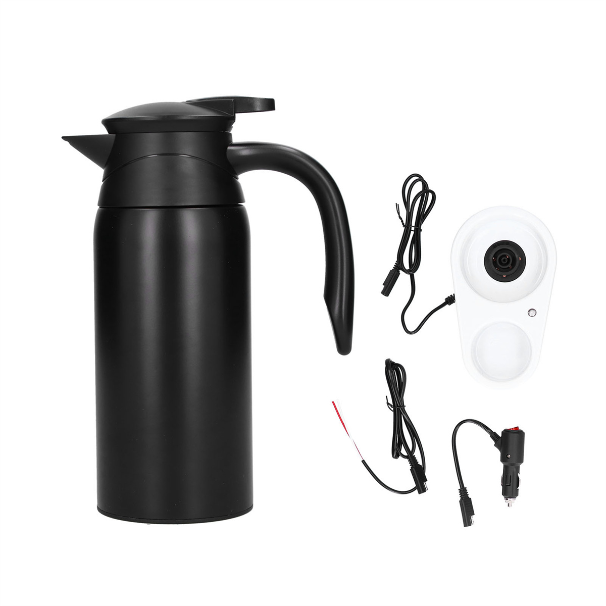 Schwarze Thermoskanne mit Griff und Deckel. Kabel und ein Autoladegerät liegen daneben.