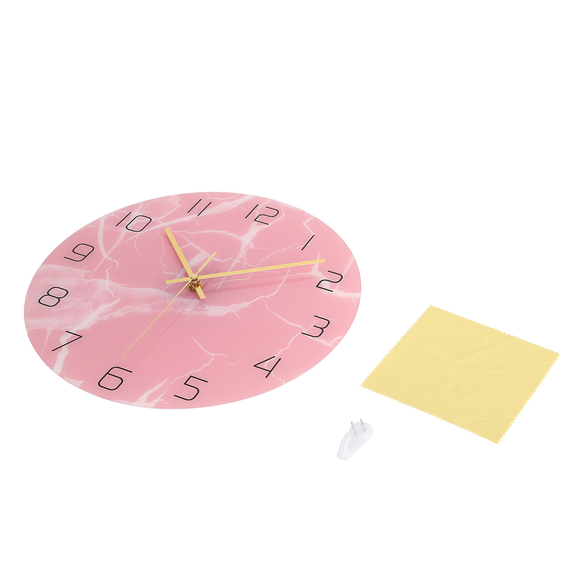 Eine rosa Uhr mit Marmormuster, goldenen Zeigern und Zahlen, plus Zubehör.