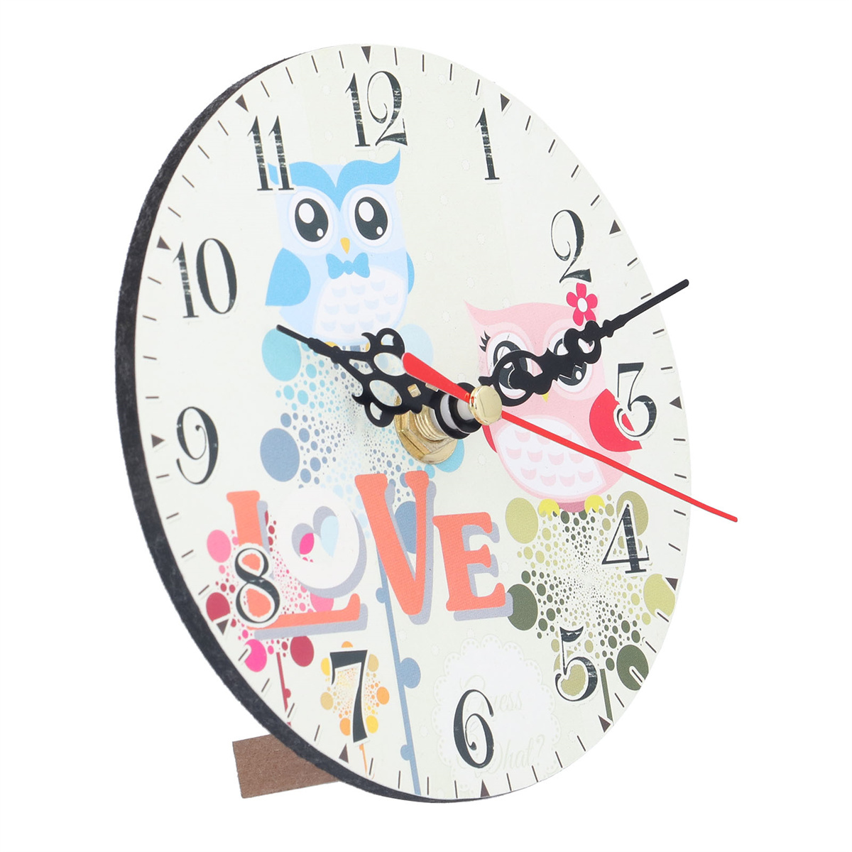 Eine runde Uhr mit Eulen und dem Wort LIEBE. Sie hat Zeiger für Stunden, Minuten und Sekunden.