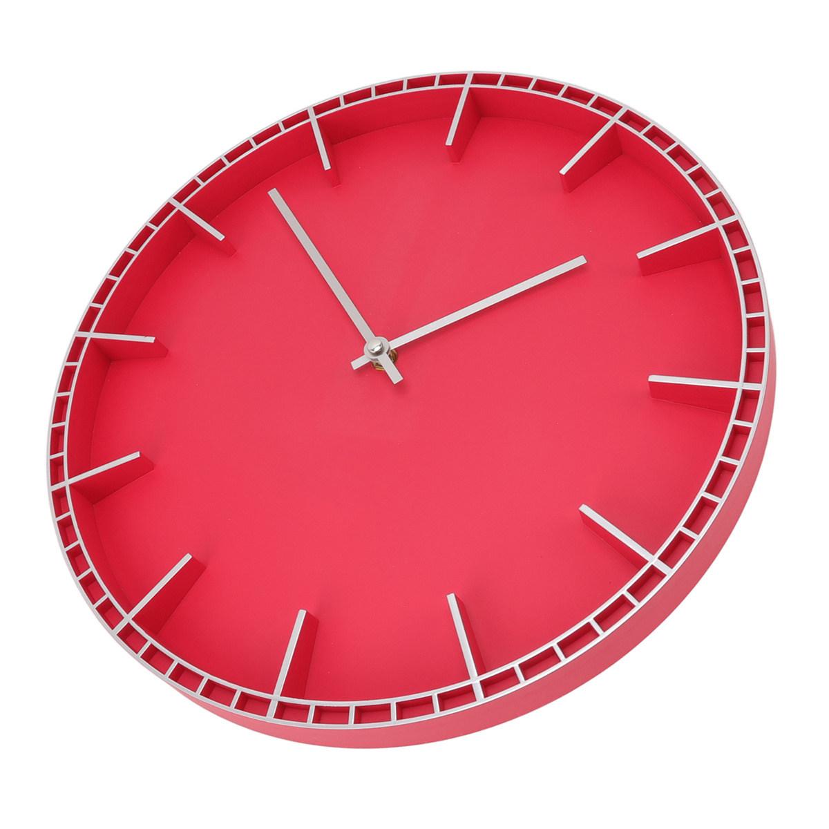 Rote Wanduhr mit weißem Zifferblatt, silbernen Zeigern und modernem Design.