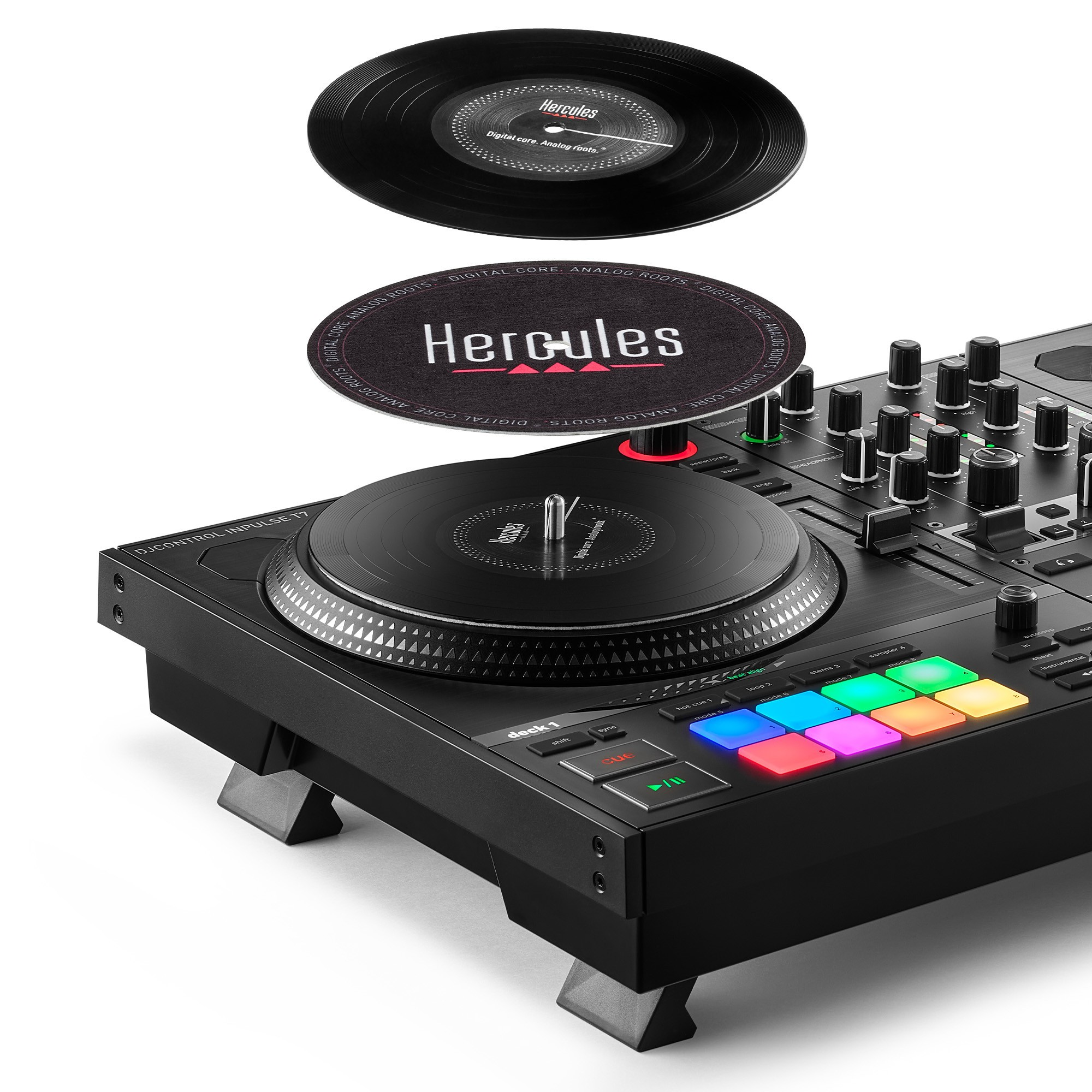 Ein DJ-Controller mit zwei Schallplatten. Eine Platte liegt auf einem Plattenspieler, die andere darüber.