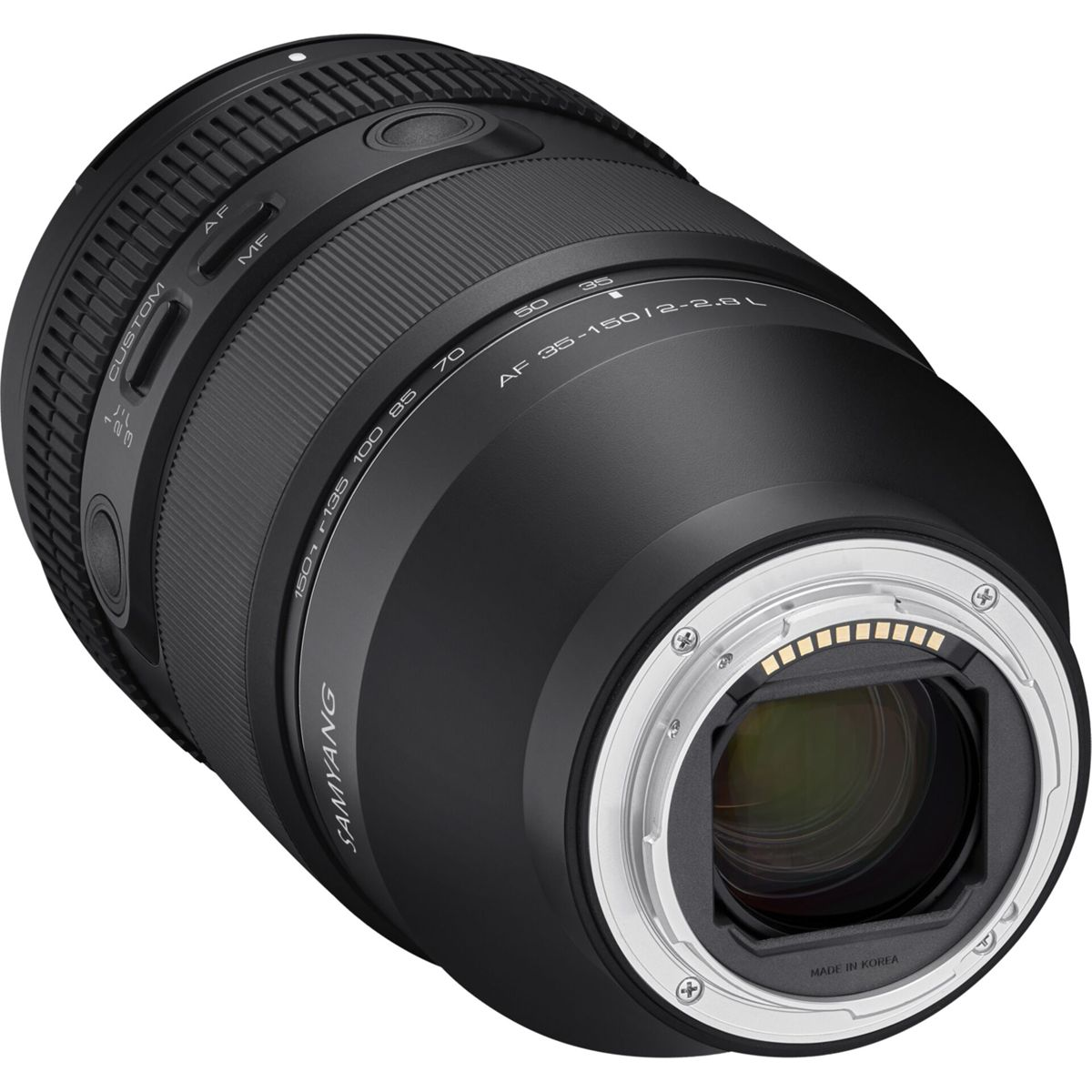 Schwarzes Kameraobjektiv. Auf dem Objektiv steht AF 35-150 f/2-2.8L. Samyang-Logo.