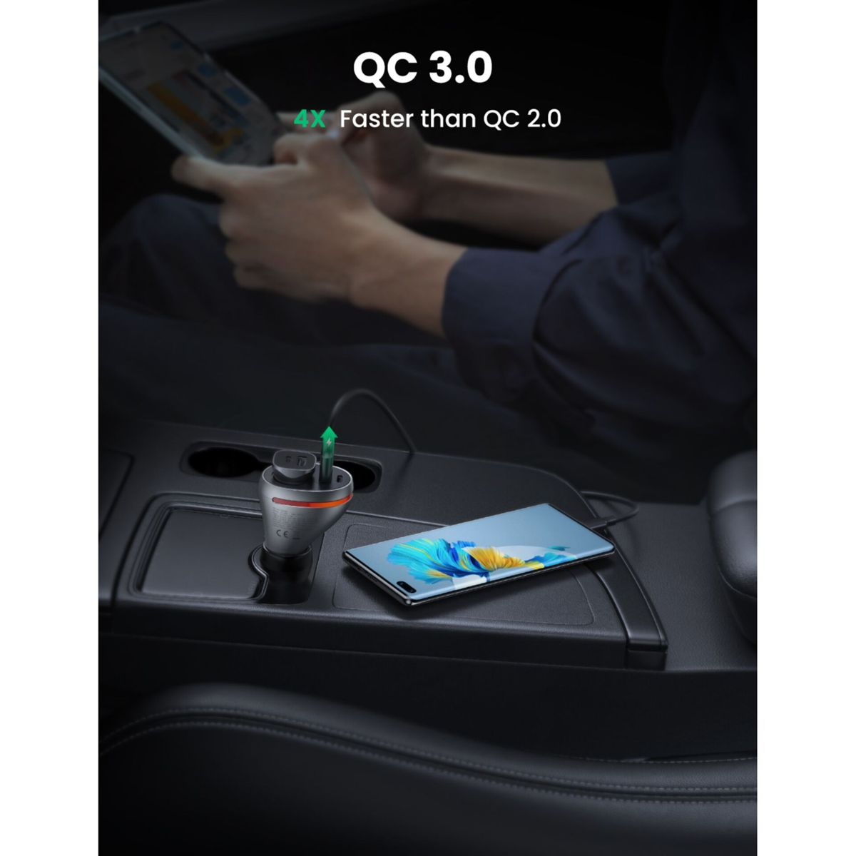 Autoladegerät mit eingestecktem Telefon und Tablet. Zeigt QC 3.0
