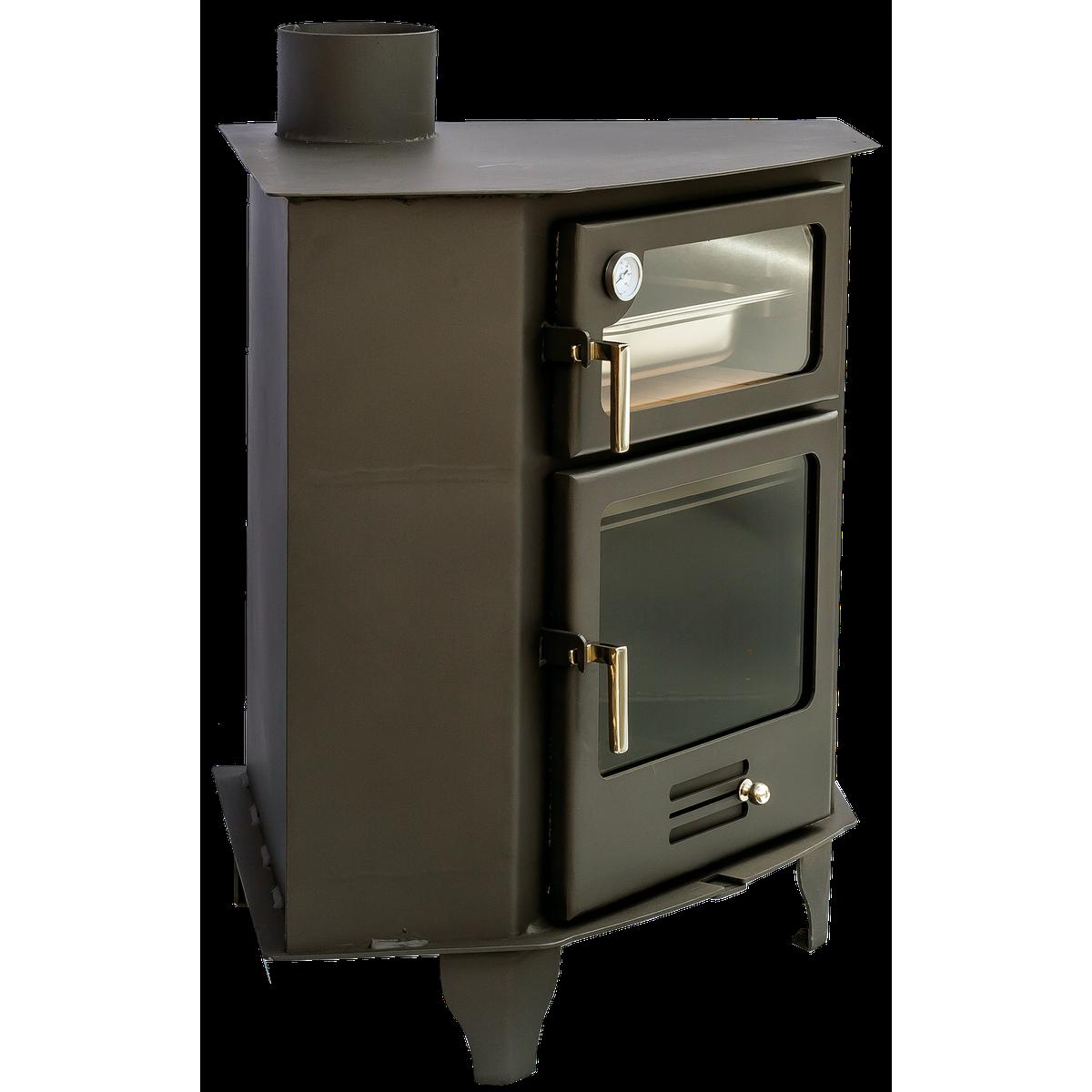 Estufa de metal negro con puertas de vidrio y chimenea. Aislada sobre fondo blanco.