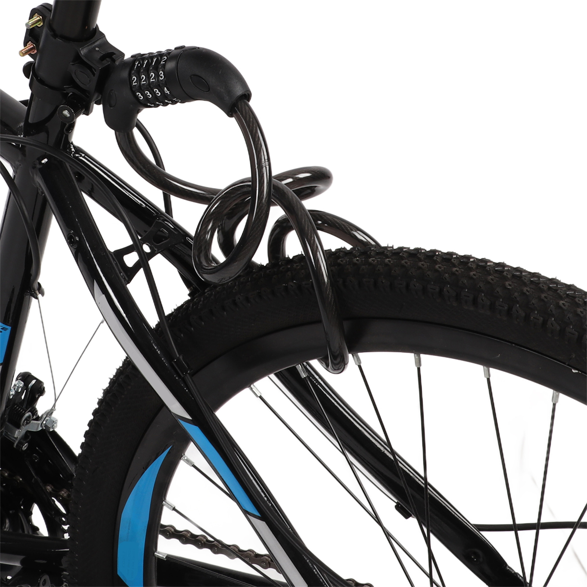Schwarzes und blaues Fahrrad. Schwarzes Kabelschloss am Rahmen und Hinterreifen befestigt.