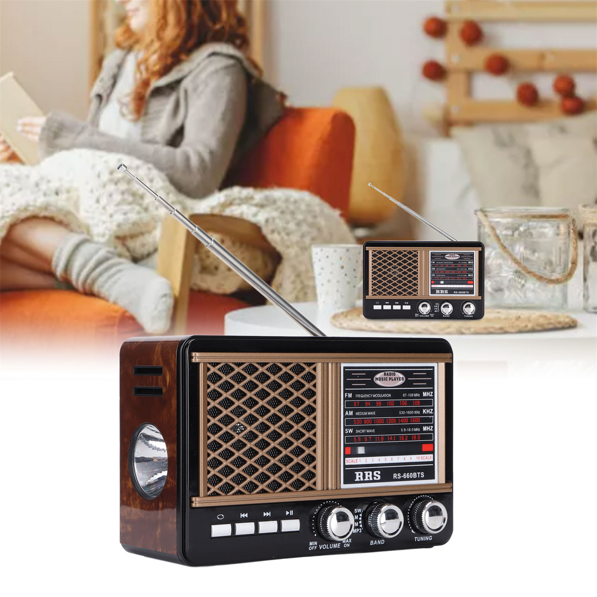 Vintage-Radio mit Holzoberfläche. Hat Abstimmknöpfe und ein Display. Ein weiteres Radio im Hintergrund.