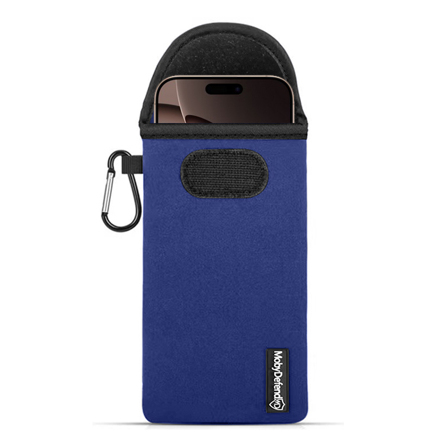 Blauwe telefoonhoes. Een telefoon bovenin, met een zwarte bovenkant en een zilveren karabijnhaak.