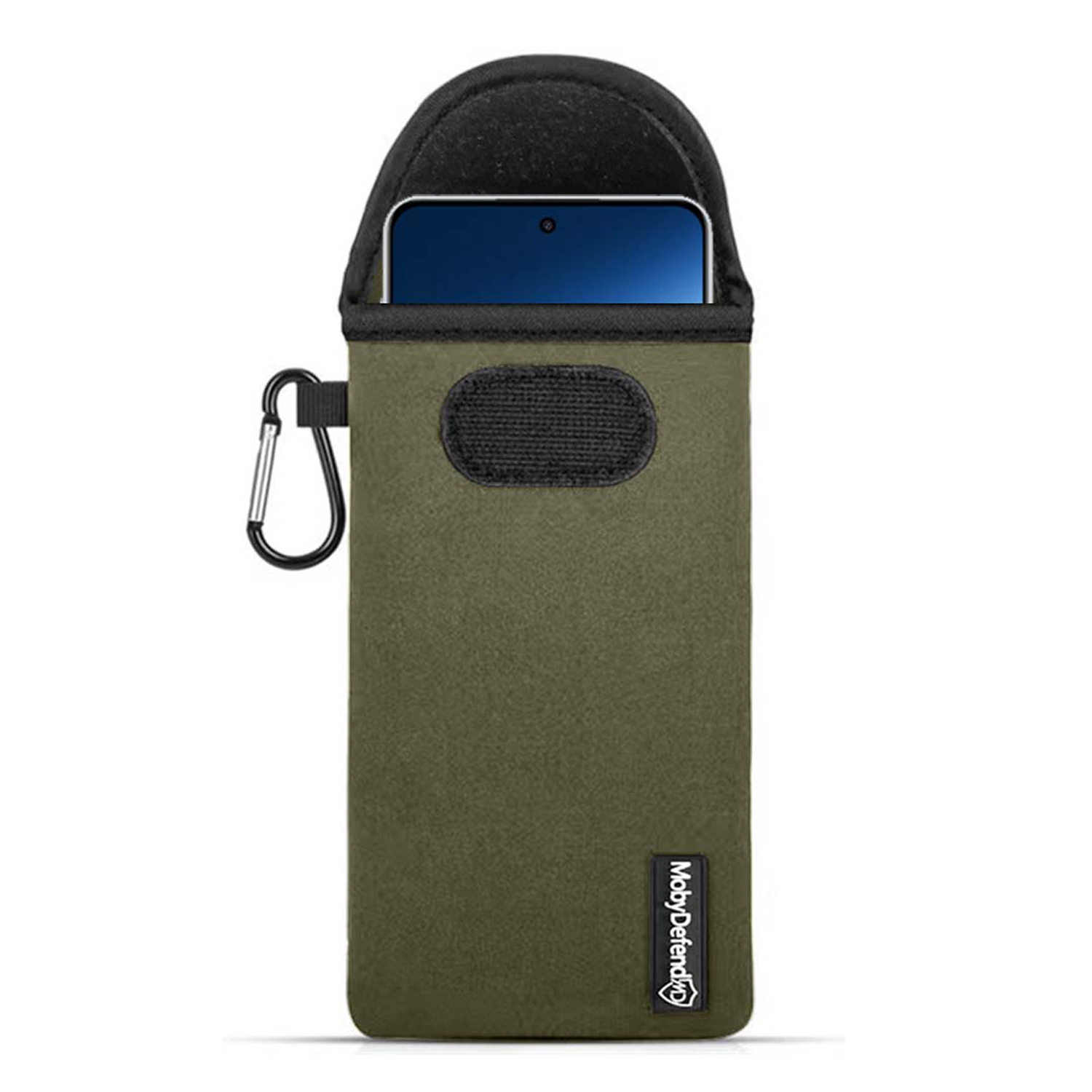 Groene telefoonhoes met zwarte bovenkant en zilveren karabijnhaak. Er zit een telefoon in.