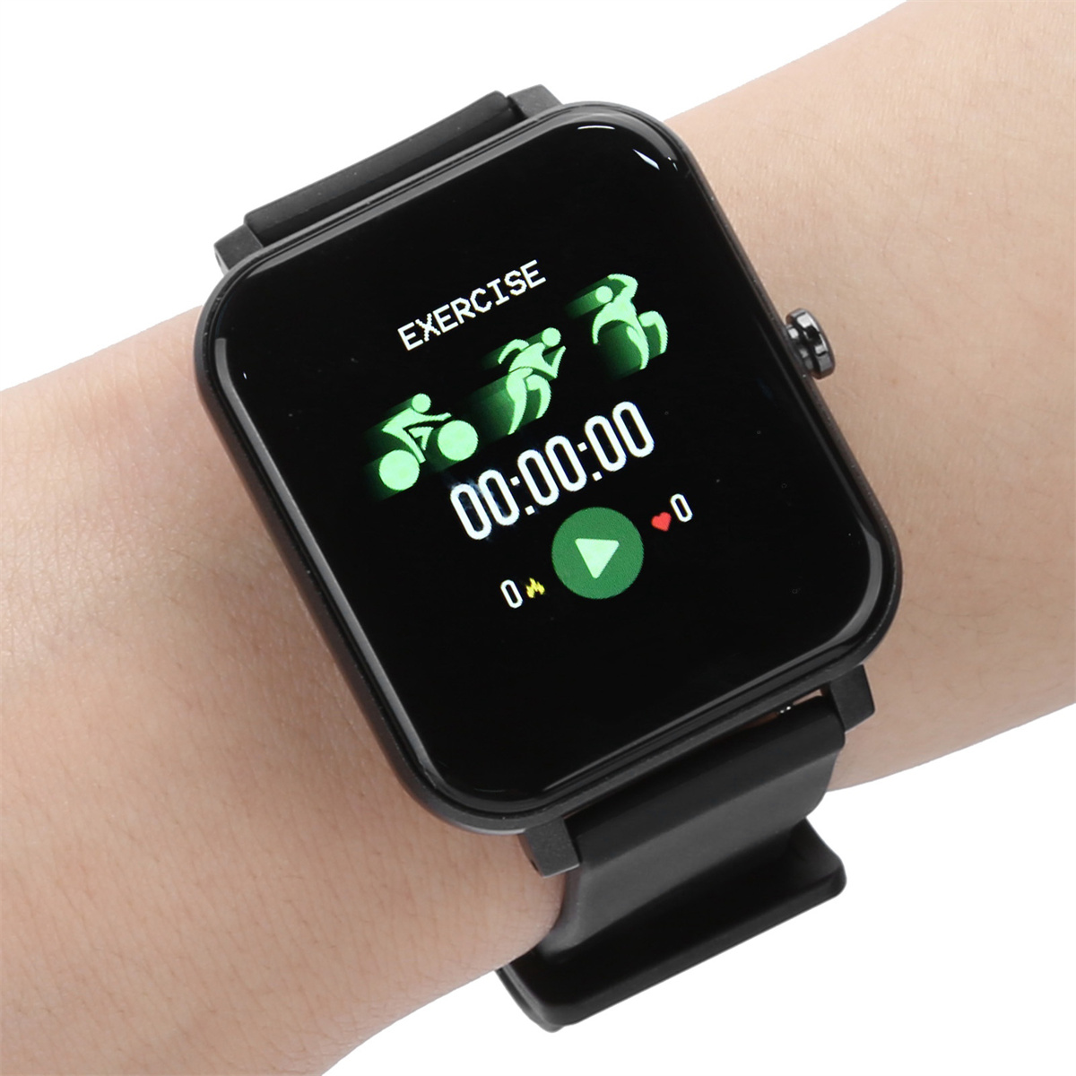 Eine schwarze Smartwatch, die Trainingsmetriken an einem Handgelenk anzeigt.