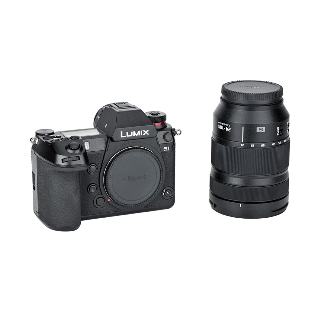 Schwarze Lumix S1 Kamera und ein schwarzes 24-105mm Objektiv, beides vor weißem Hintergrund.