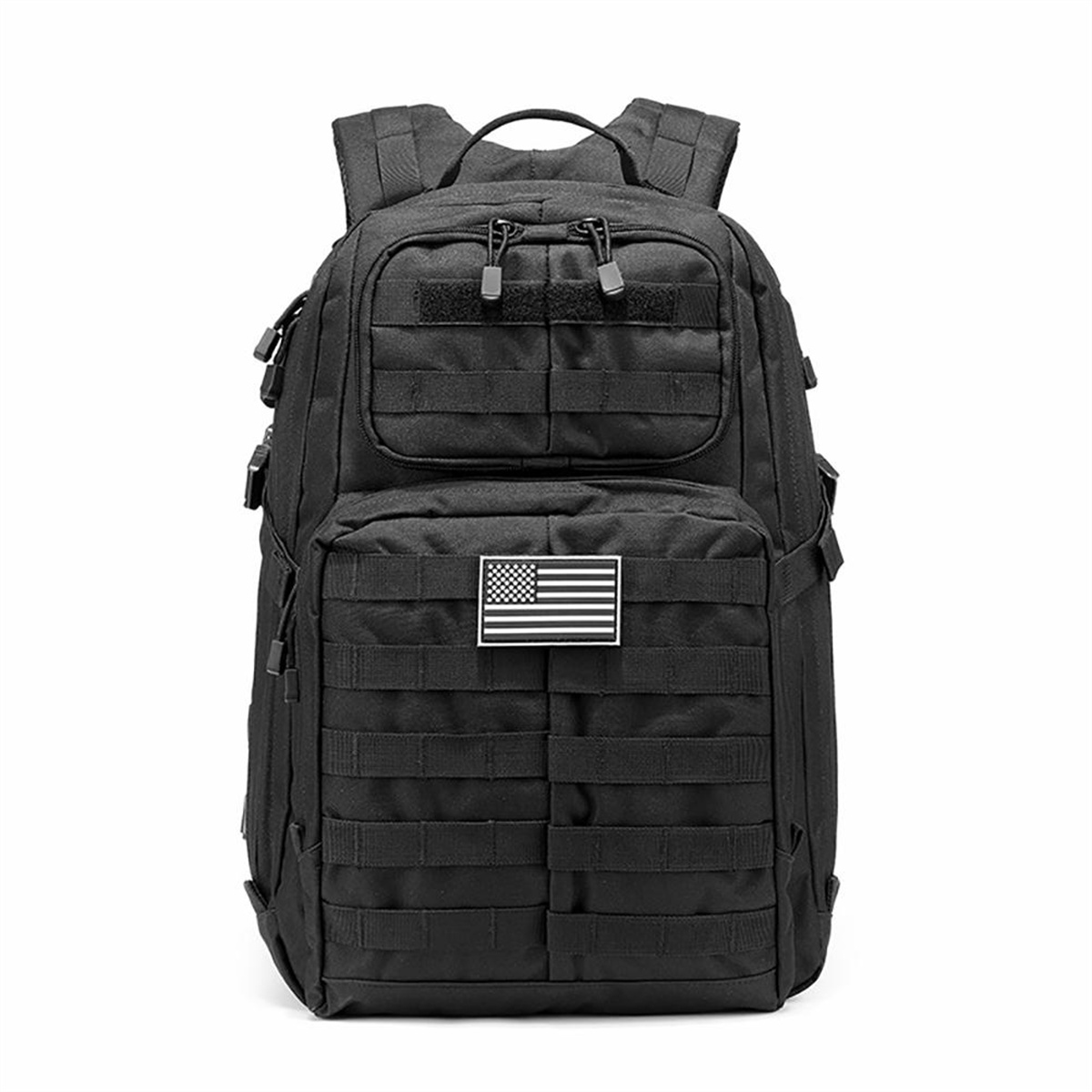 Schwarzer taktischer Rucksack mit US-Flaggenaufnäher. Mehrere Fächer und Gurte.