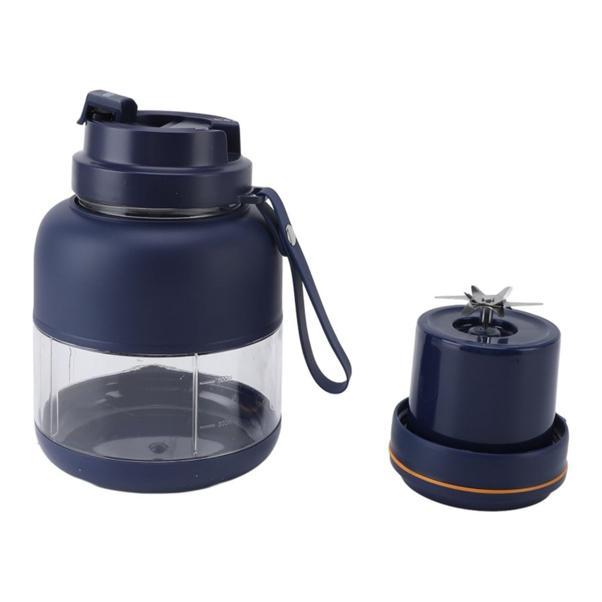 Blaue und transparente Mixflasche mit separatem Klingeneinsatz. Es hat einen Griff.