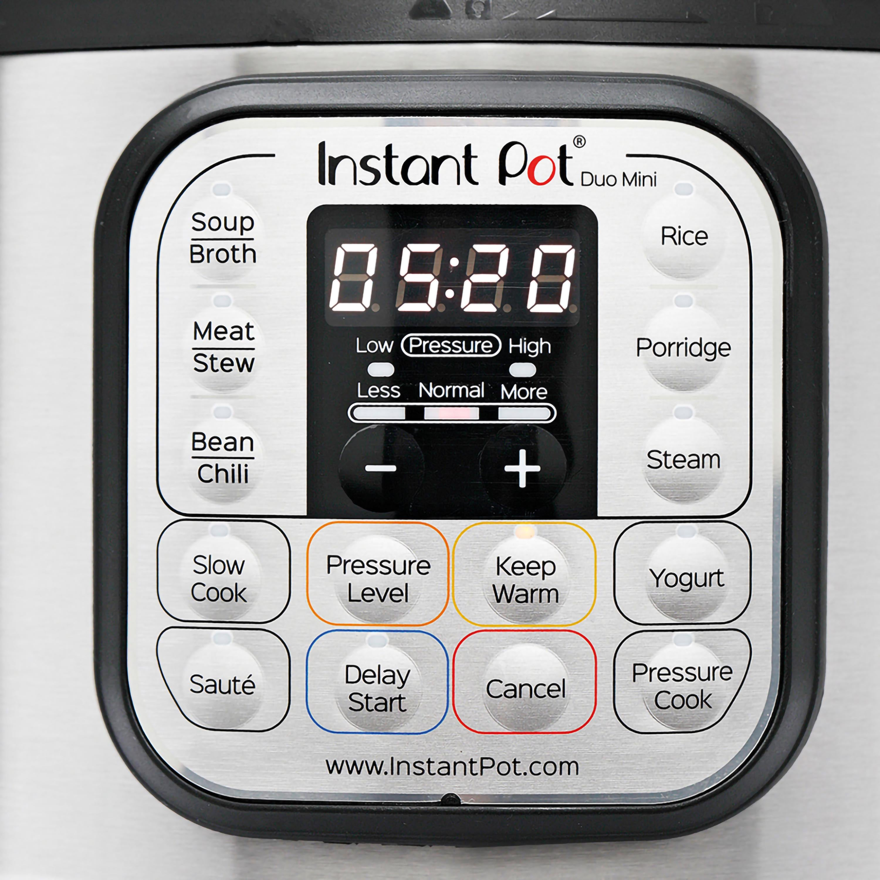 Pannello di controllo Instant Pot Duo Mini con display e vari pulsanti funzione.