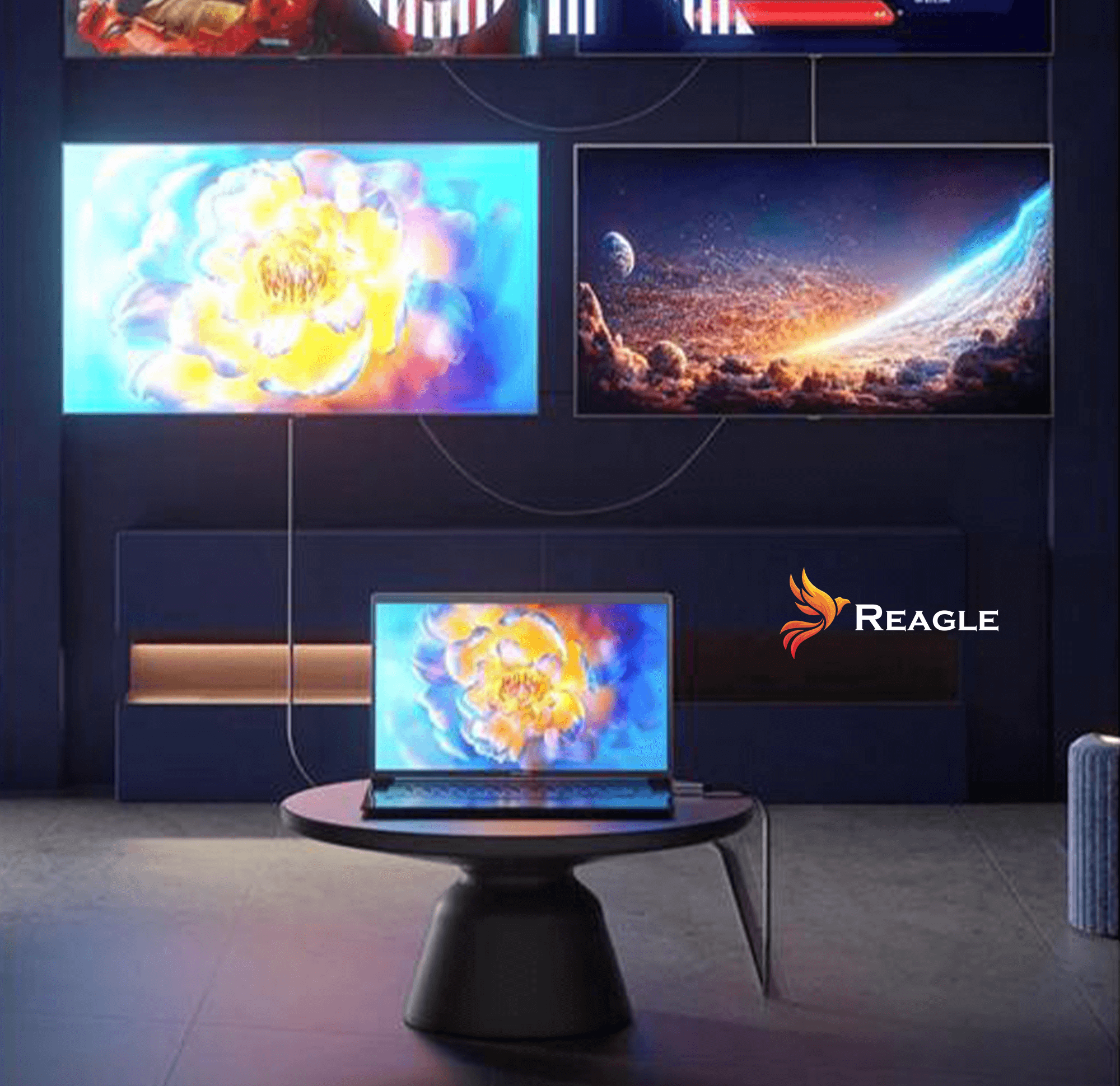 Salon z laptopem, wieloma telewizorami i stolikiem kawowym. Widoczne logo REAGLE.