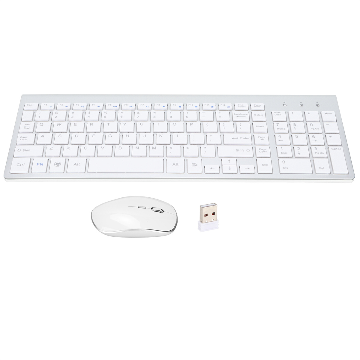Eine weiße kabellose Tastatur, Maus und ein USB-Empfänger. Alles auf einer weißen Oberfläche, Draufsicht.