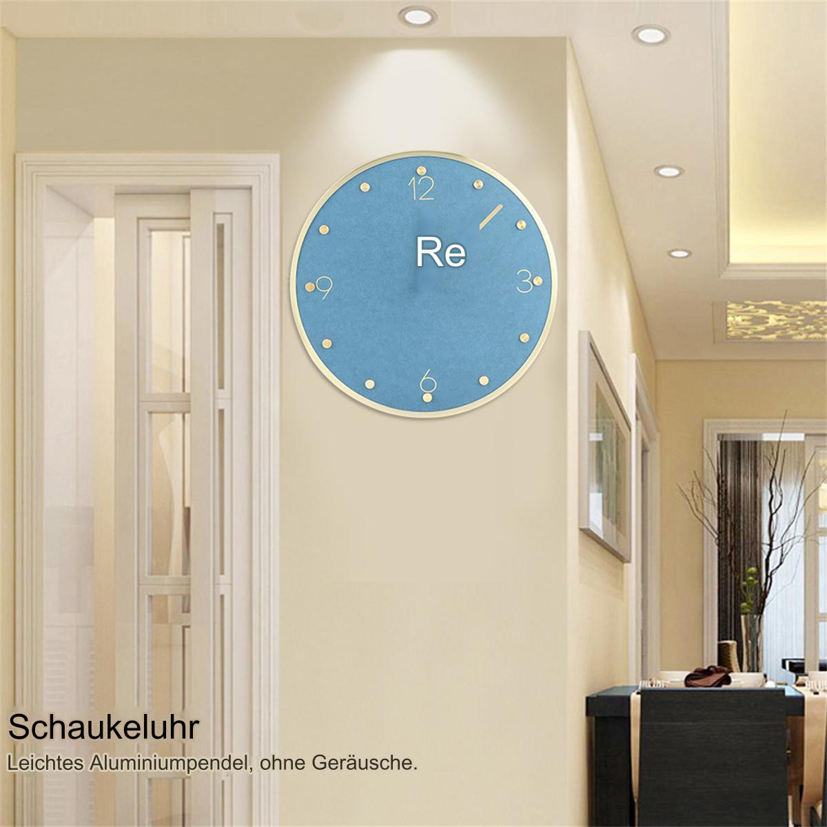Eine blaue Uhr mit goldenem Rahmen, die Zeit und das Wort 'Re' anzeigt.