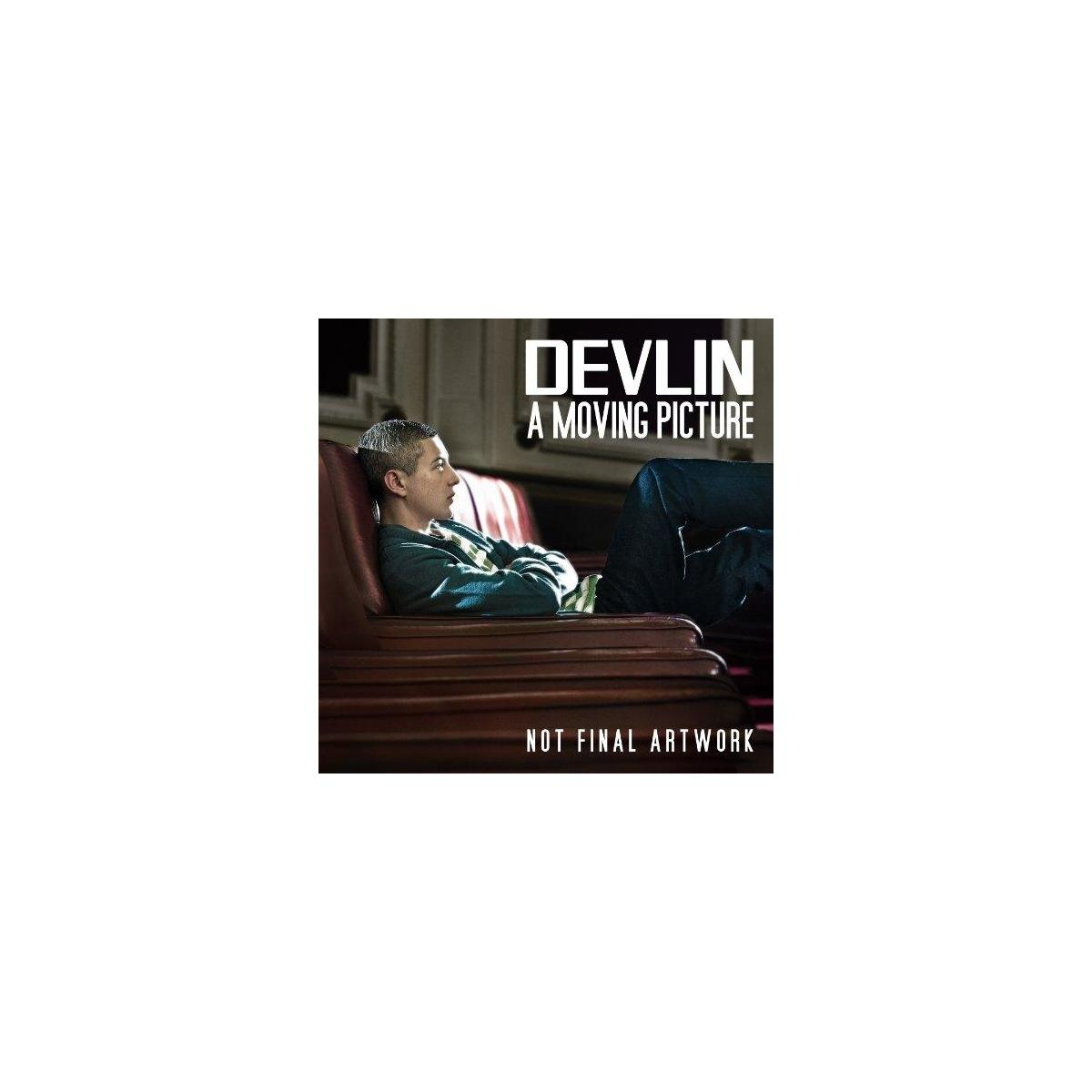 Une couverture de film avec le titre 'Devlin' et un homme allongé sur une chaise.