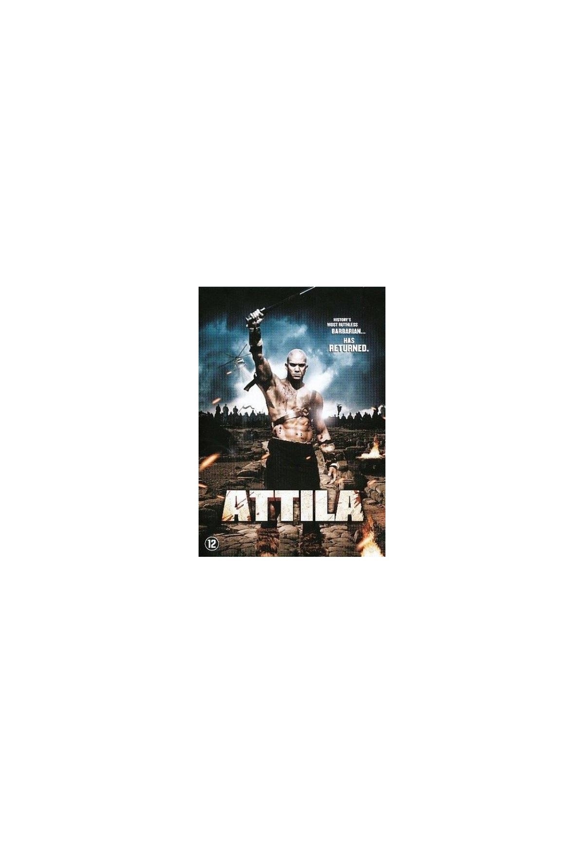 Couverture du DVD Attila. Un homme musclé se tient avec une arme. Du feu en arrière-plan.