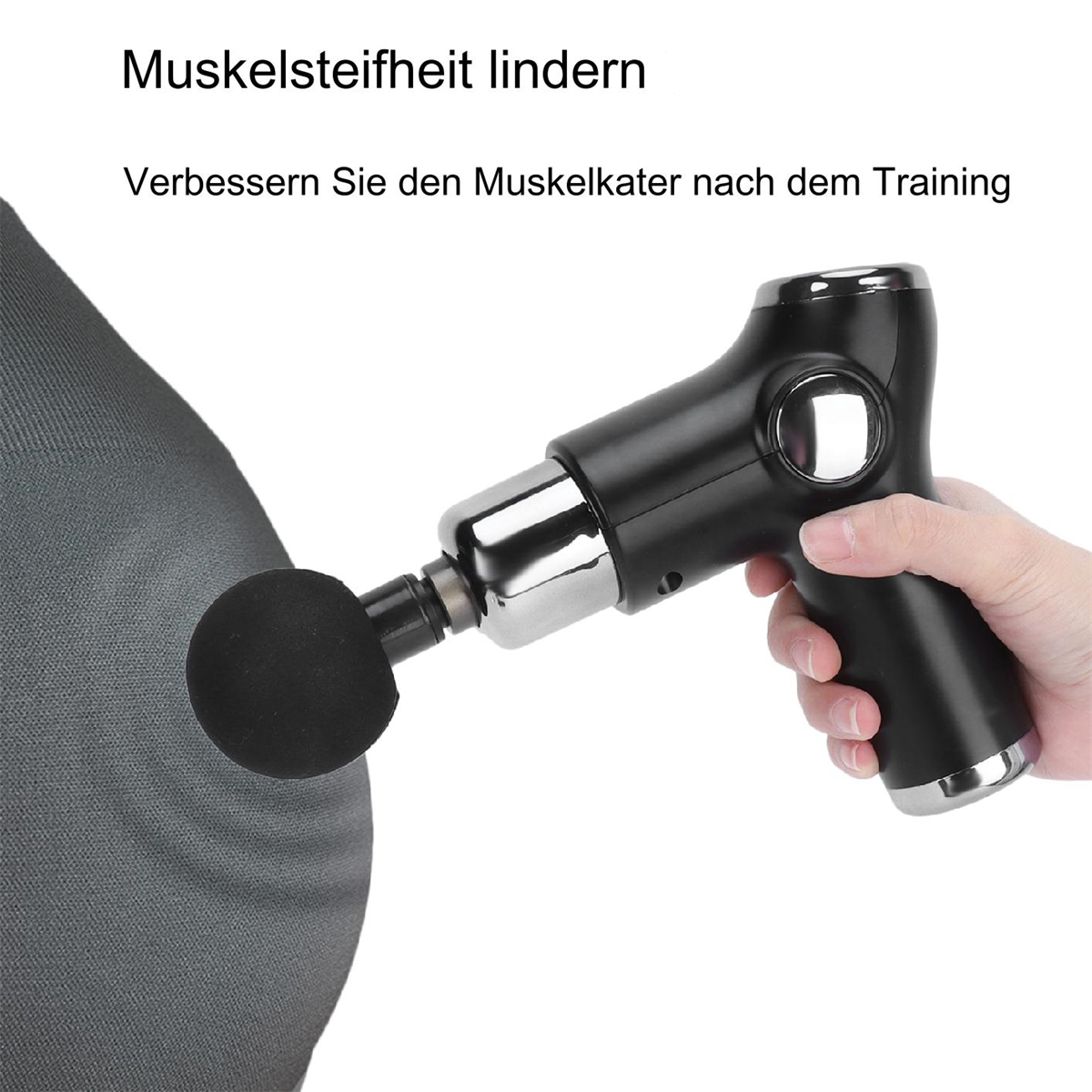 Person verwendet eine schwarze Massagepistole auf dem Rücken, Text über Muskelsteifheit.