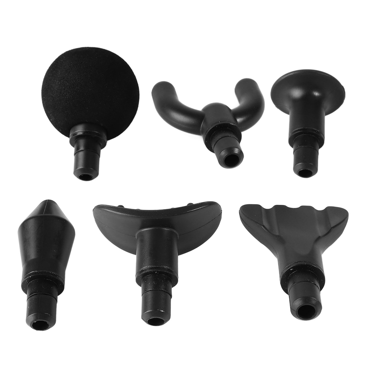Sechs schwarze Aufsätze für Massagepistolen auf einer weißen Oberfläche. Verschiedene Formen und Größen.
