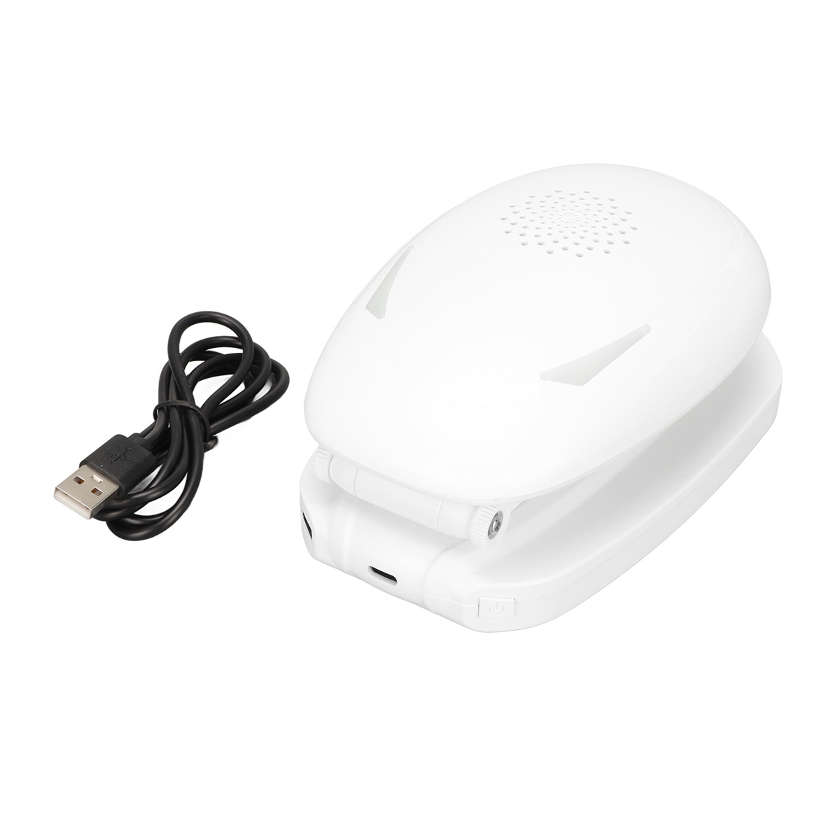 Weißes, ovales Gerät, aufgeklappt. Ein schwarzes USB-Kabel liegt links.
