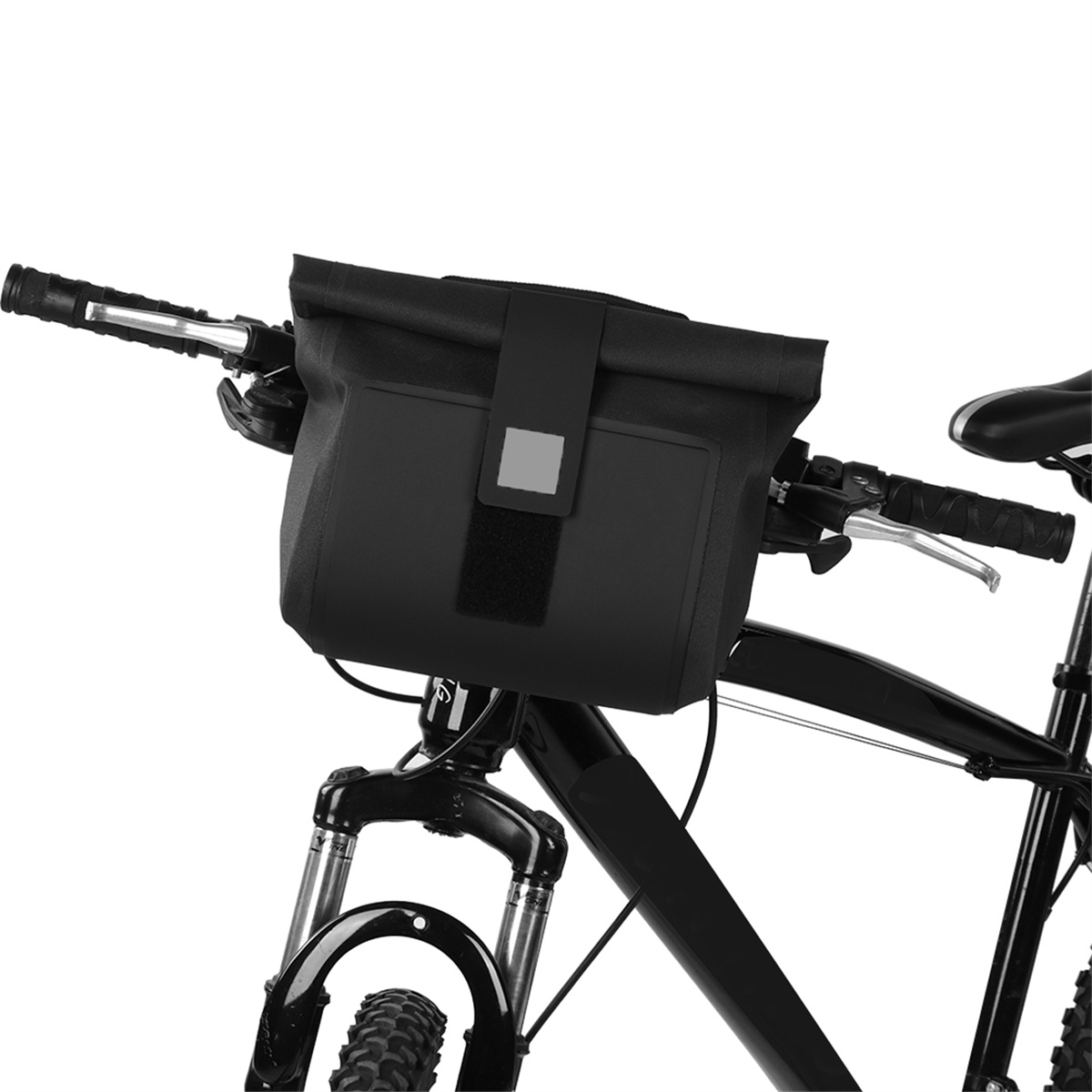 Schwarze Fahrradtasche am Lenker. Das Fahrrad ist schwarz.