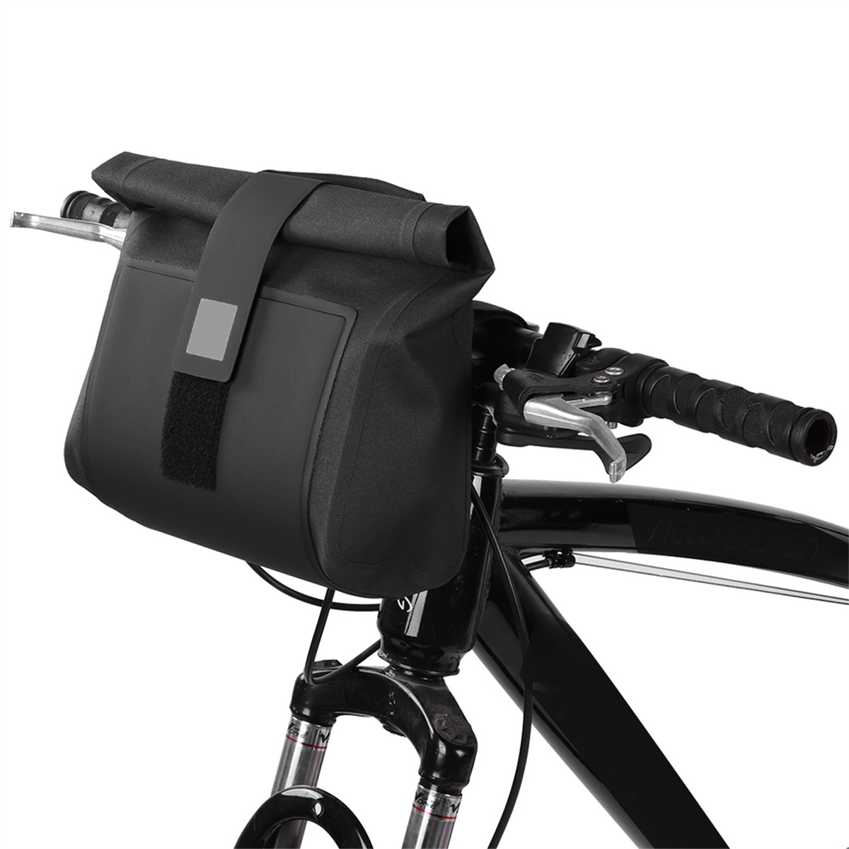 Schwarze Fahrrad-Lenkertasche mit Klettverschluss. An einem Fahrrad montiert.