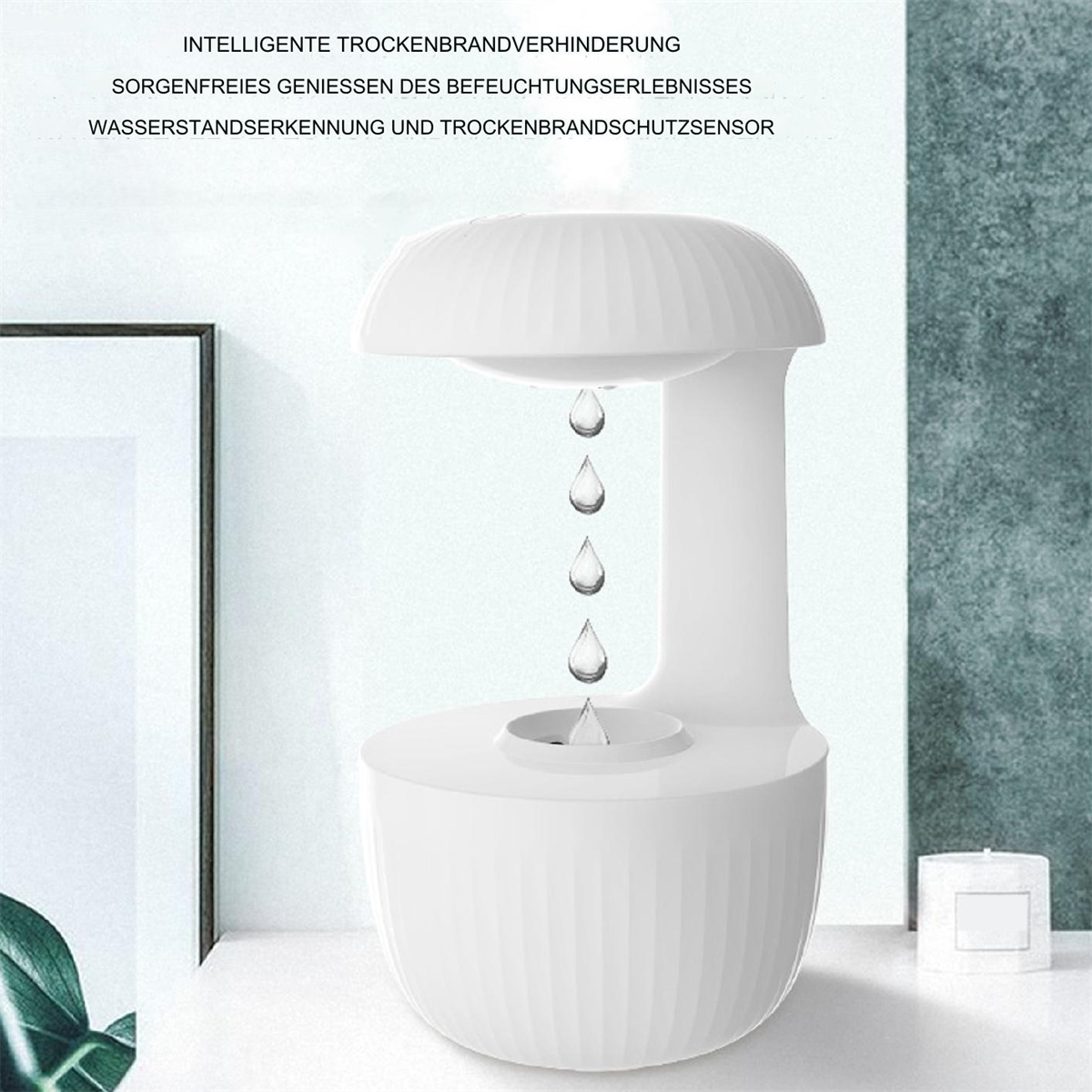 Weißer Luftbefeuchter mit drei fallenden Wassertropfen. Er steht auf einem weißen Regal.
