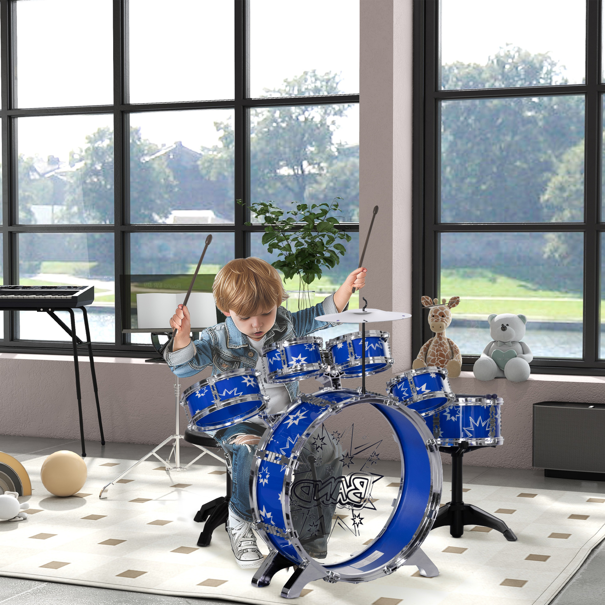 Un bambino suona una batteria blu in una stanza con ampie finestre e giocattoli sullo sfondo.