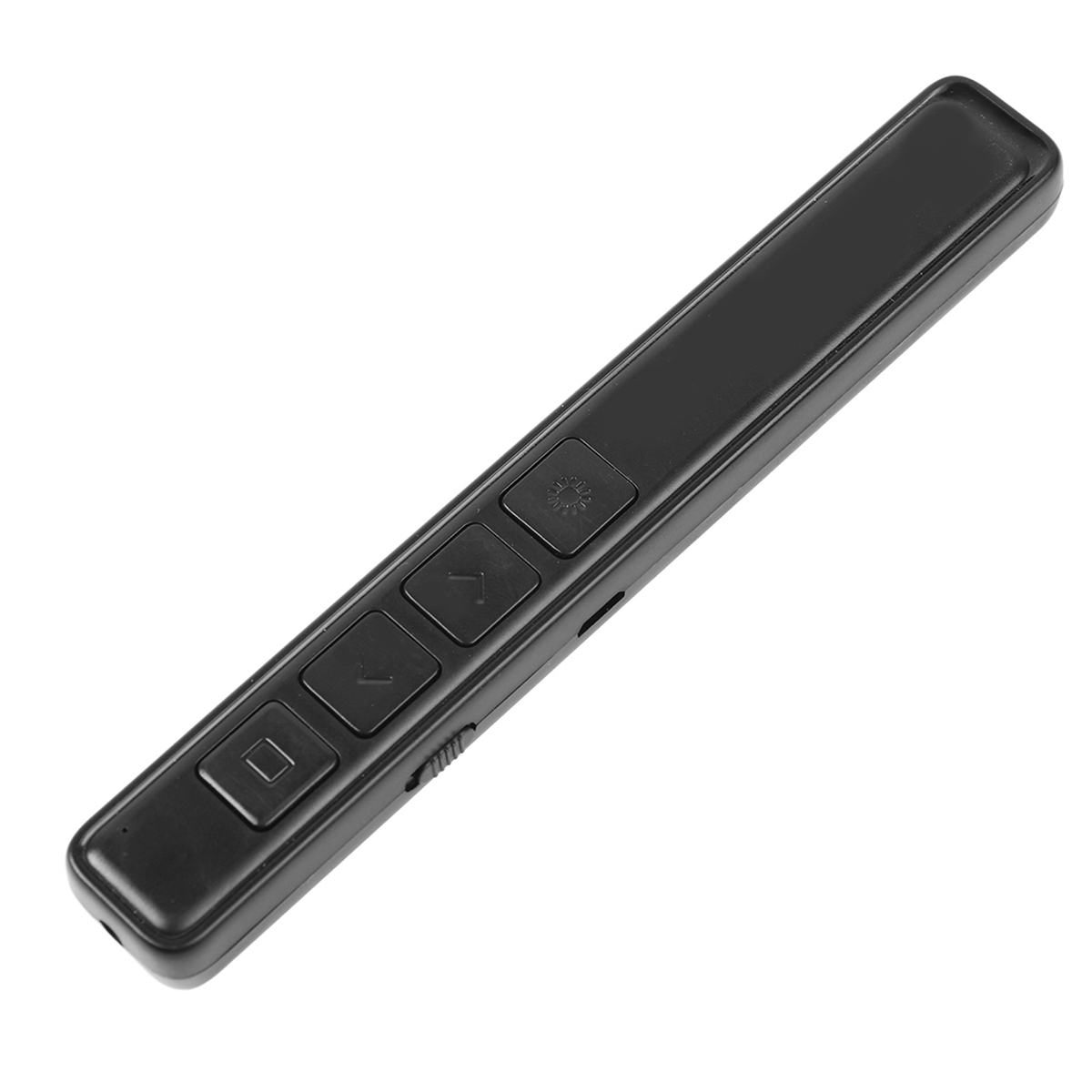 Schwarze Präsentationsfernbedienung. Es hat Tasten für Vorwärts, Rückwärts und einen Laserpointer.