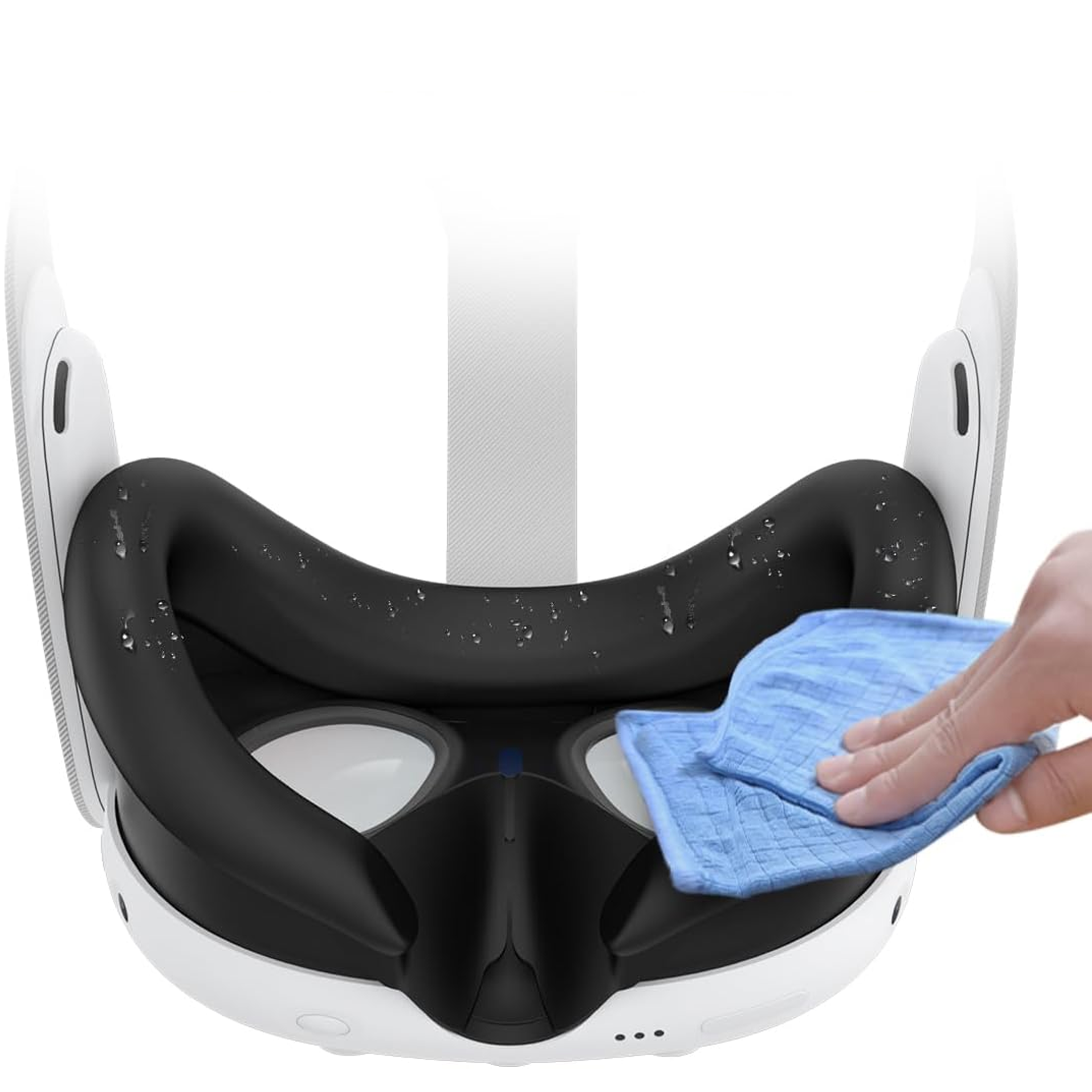 Eine Person reinigt ein VR-Headset mit einem blauen Tuch.