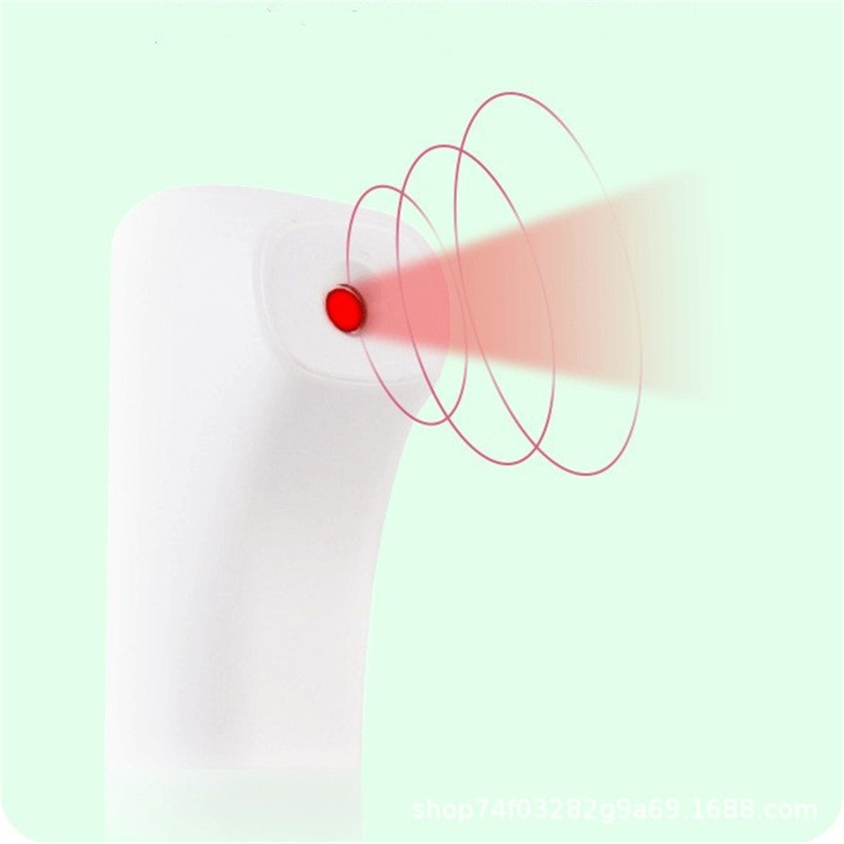 Ein weißes Gerät mit rotem Licht und roten kreisförmigen Wellen auf hellgrünem Hintergrund.