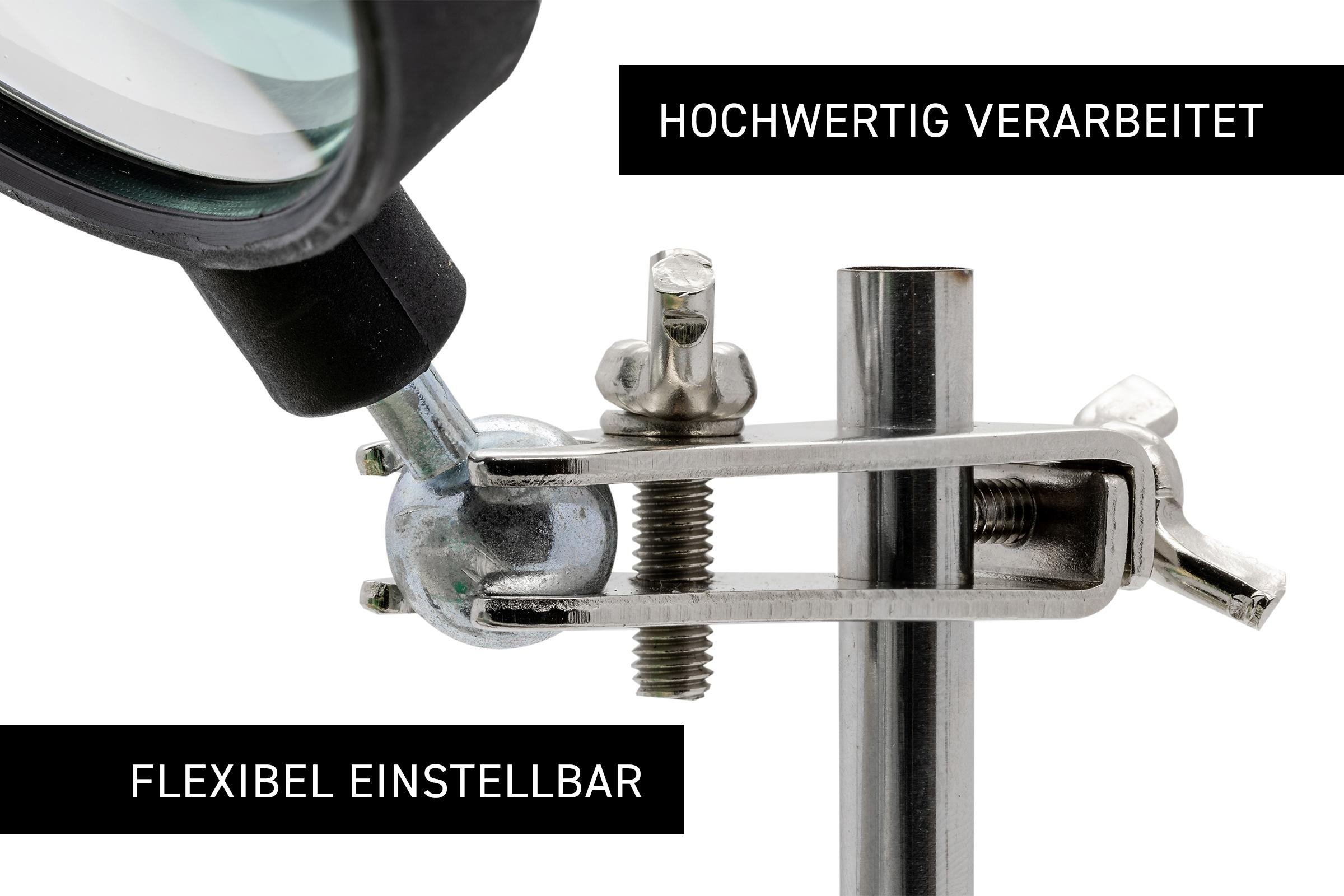 Nahaufnahme einer Lupe mit verstellbarem Ständer, Metallteile, freigestellt auf Weiß.