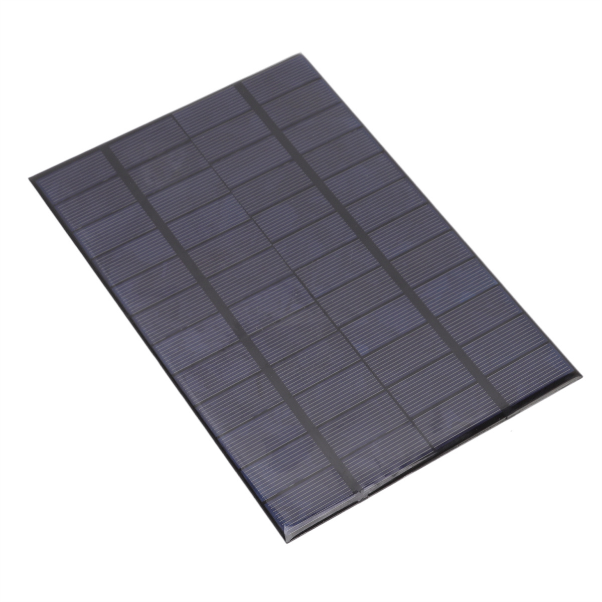 Rechteckiges Solarpanel mit dunkelblauen Zellen.