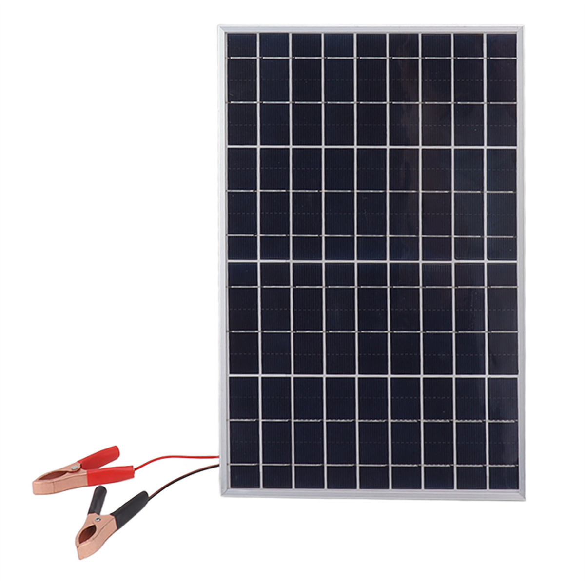 Ein Solarpanel mit roten und schwarzen Klemmen auf weißem Hintergrund, zum Aufladen.