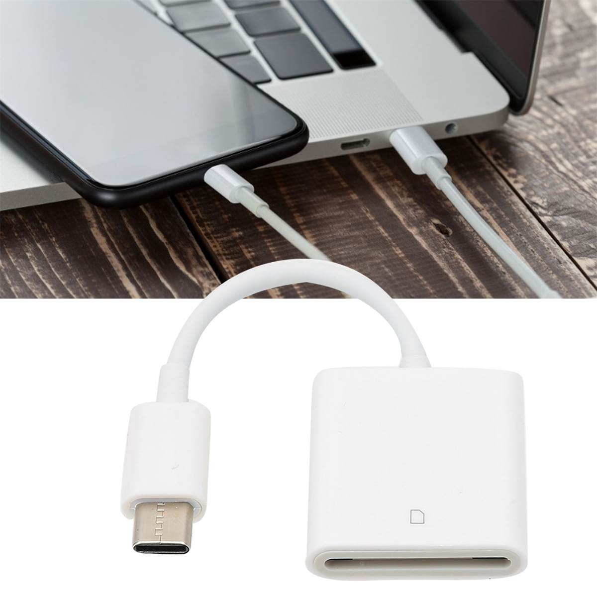 Ein weißer USB-C-zu-SD-Kartenleser, der mit einem Telefon und einem Laptop verbunden ist.
