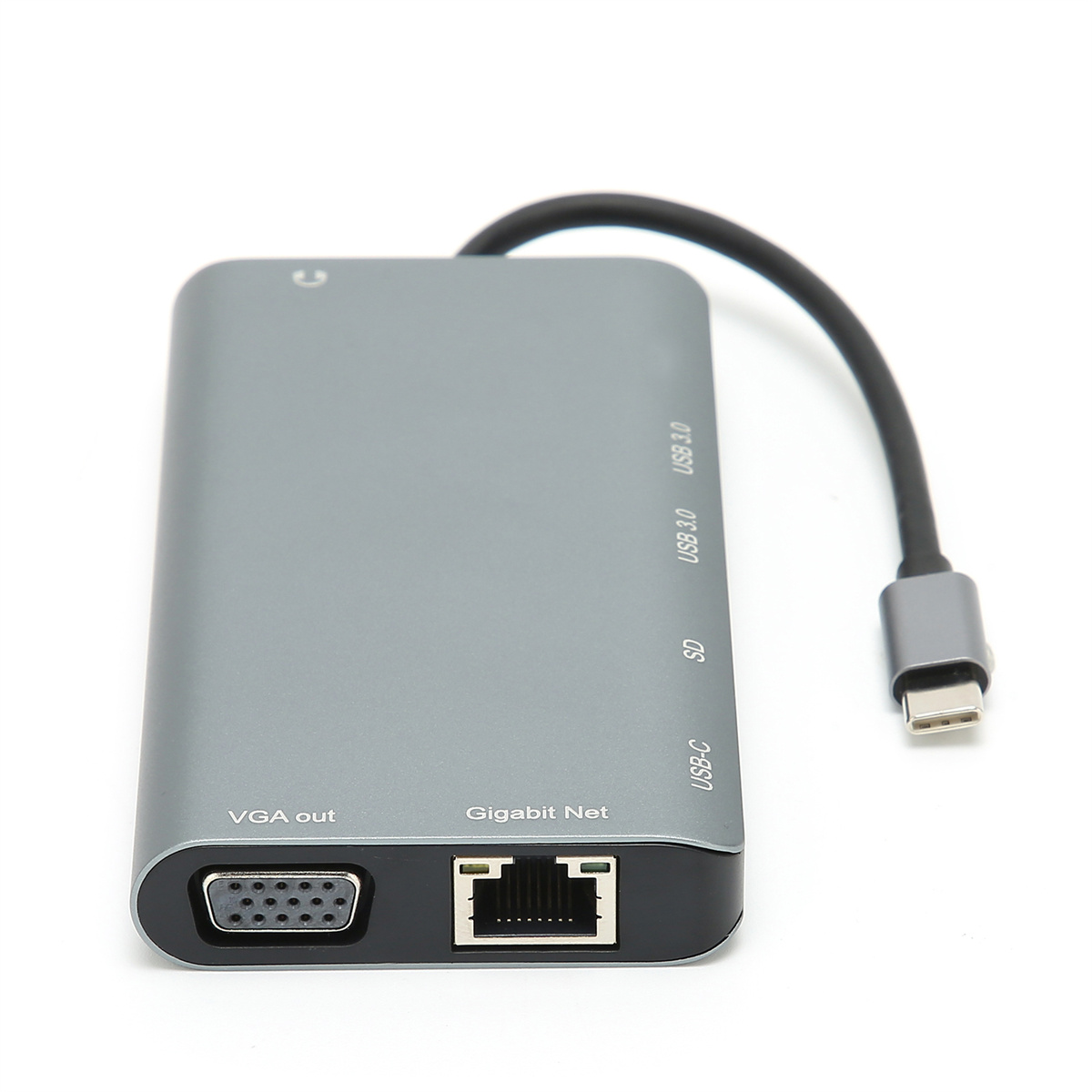 Ein grauer USB-C-Hub mit mehreren Anschlüssen auf weißem Hintergrund.