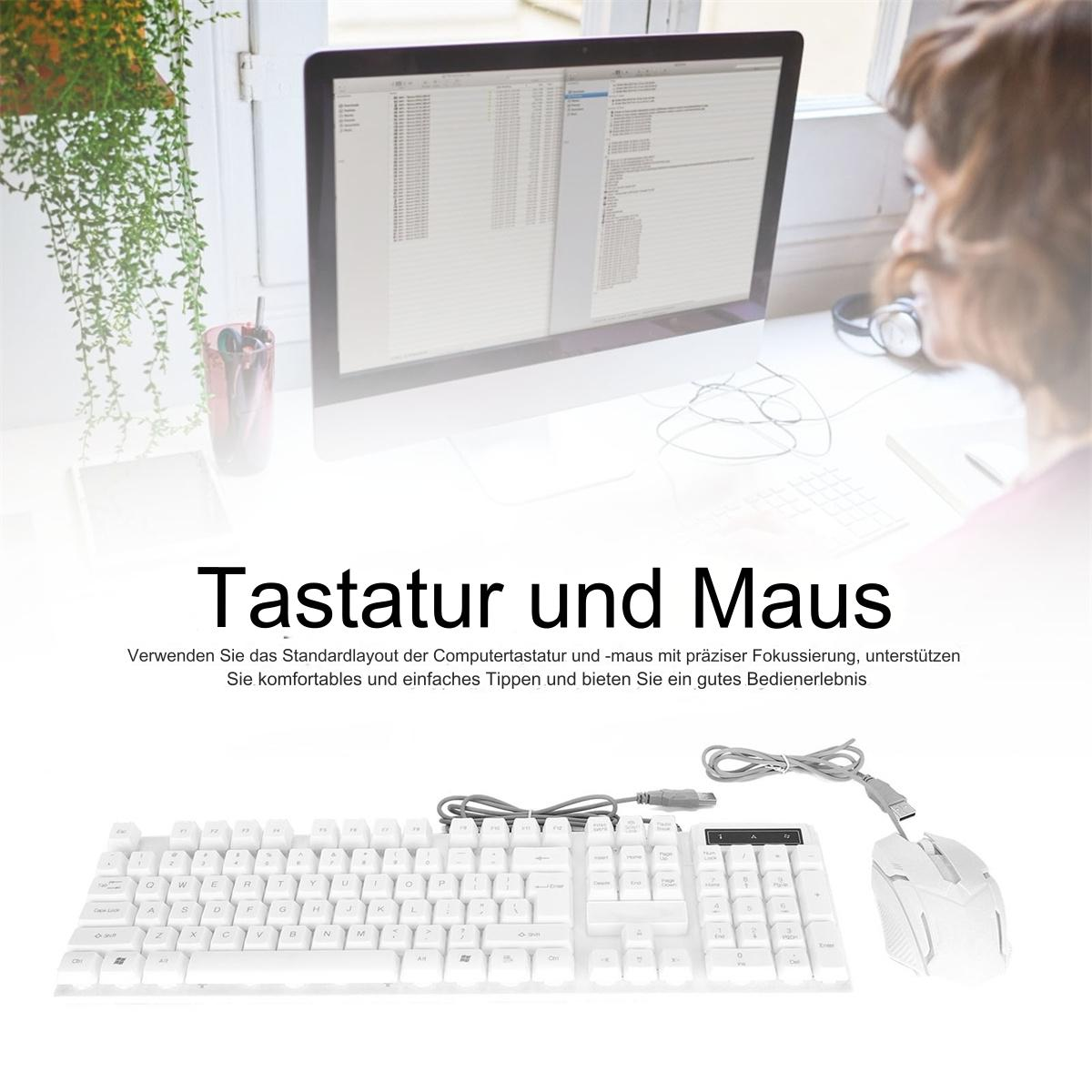 Weißes Tastatur- und Maus-Setup. Computerbildschirm im Hintergrund. Weißer Hintergrund.