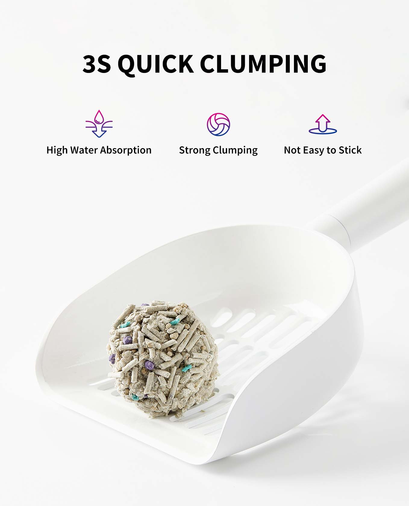 Obraz przedstawia białą szufelkę do żwirku dla kota ze zbrylonym żwirkiem.