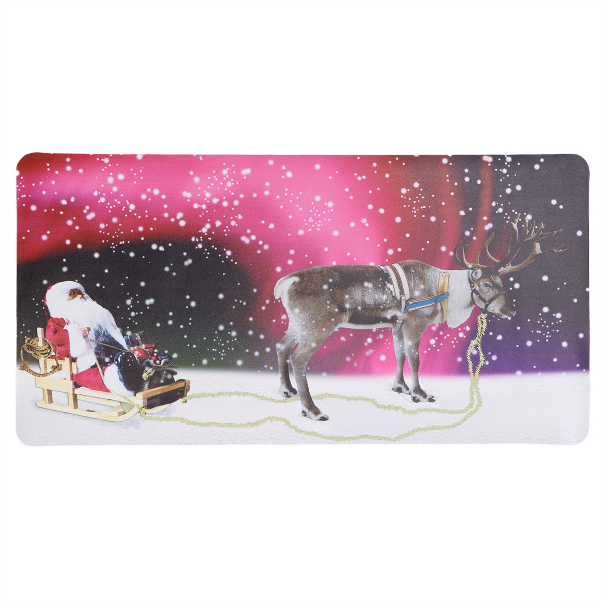 Weihnachtsmann in einem Schlitten, der von einem Rentier vor rosa-schwarzem Hintergrund gezogen wird.