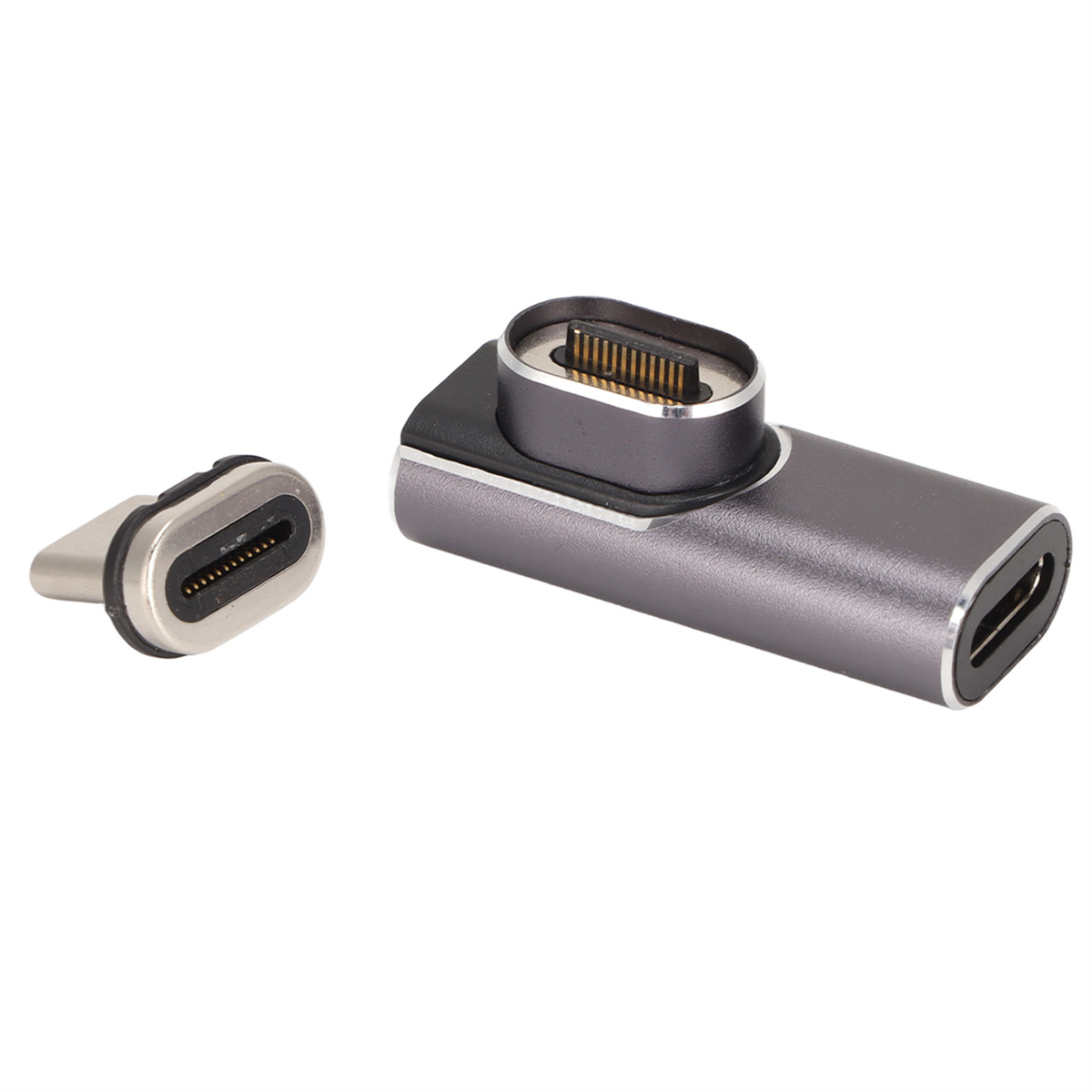 Zwei silberne USB-C-Adapter. Einer ist mit einem größeren Adapter verbunden, der andere ist separat.