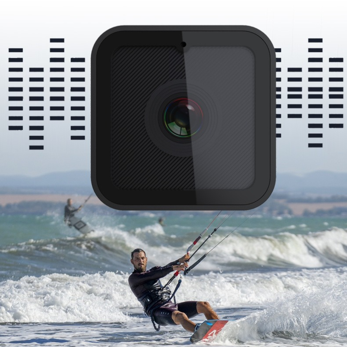 Schwarze Action-Kamera mit Person beim Kitesurfen im Hintergrund, Ozean und Himmel.