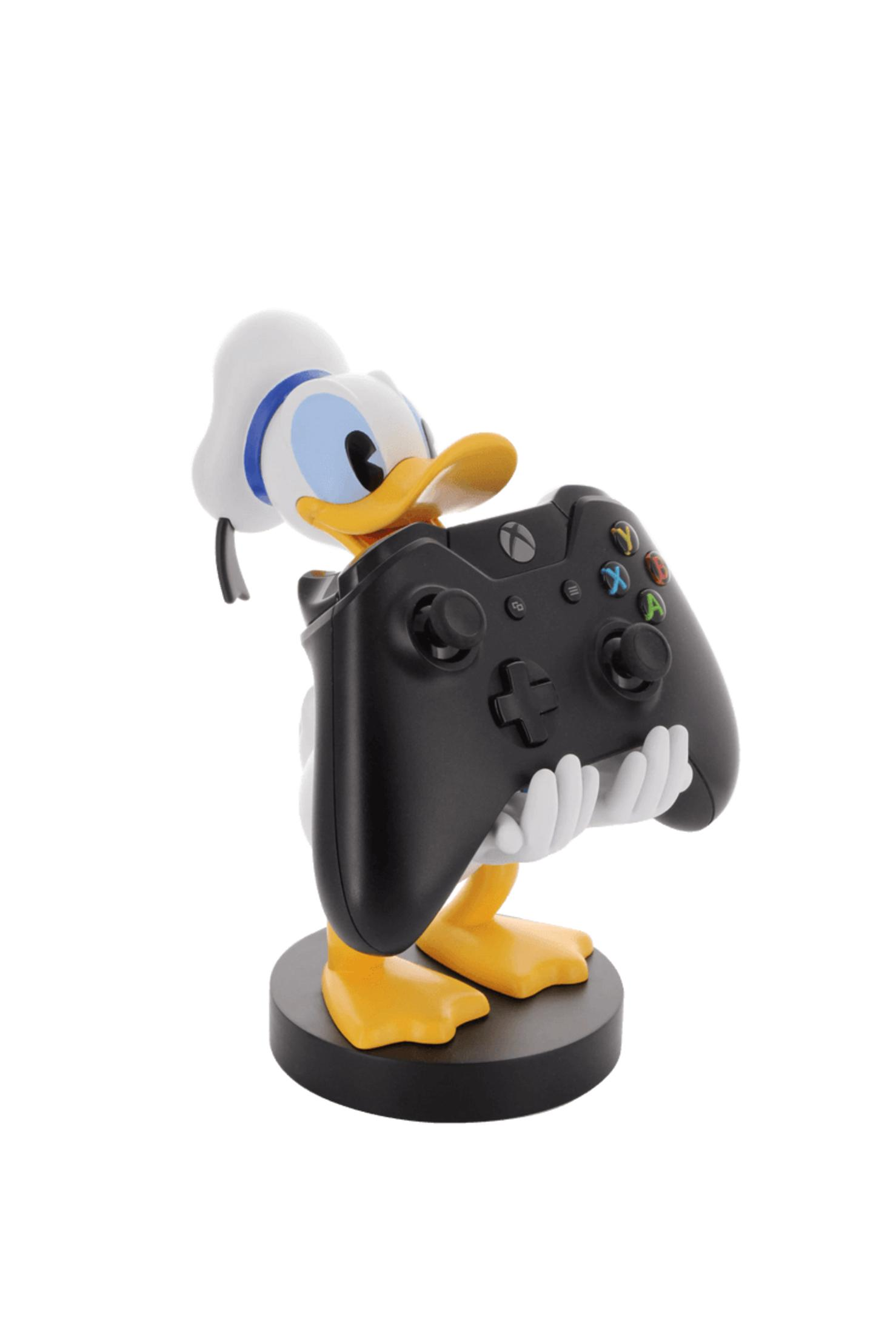 Statuina di Paperino che tiene un controller Xbox nero su sfondo bianco.