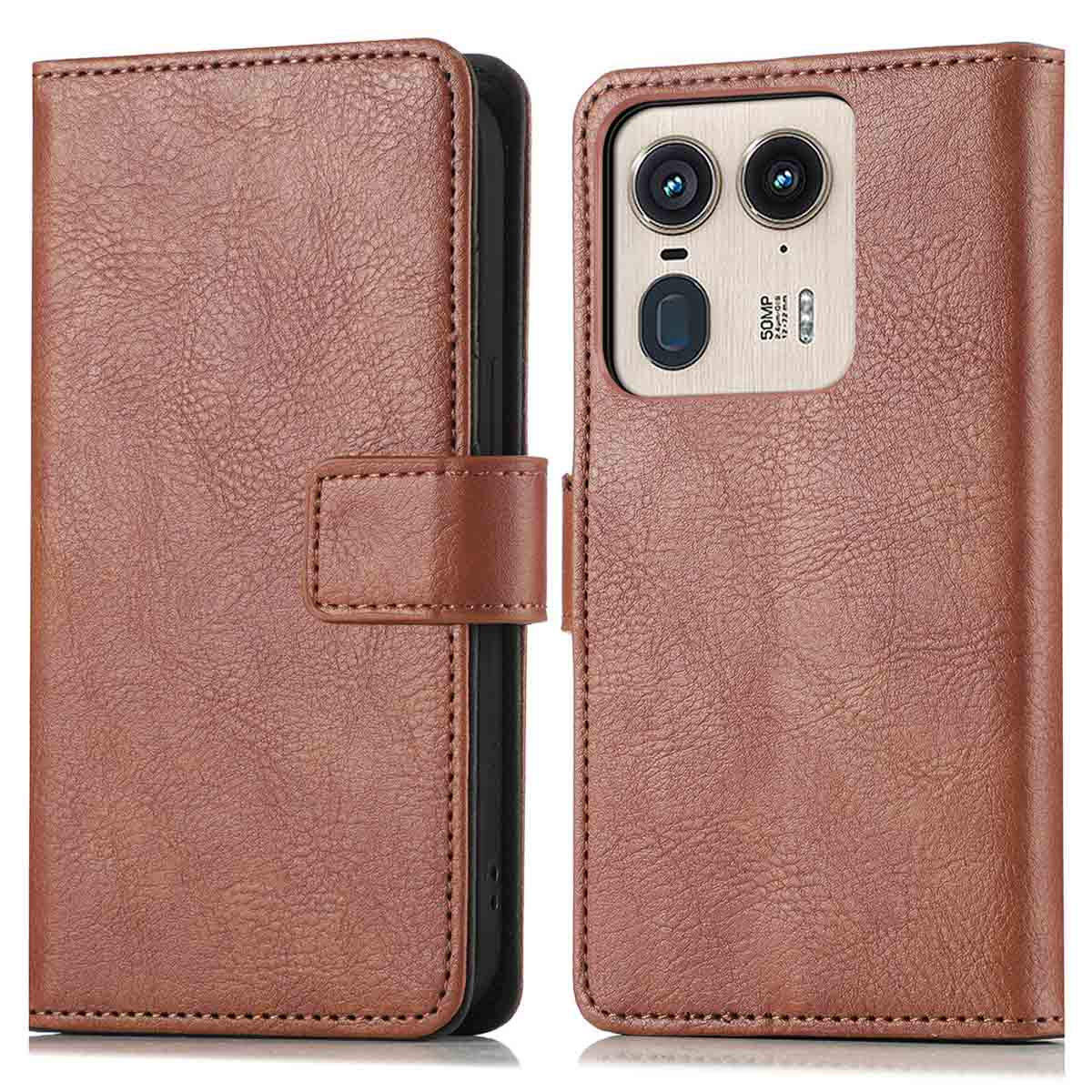 Een telefoonhoesje, bruin leer, open om de telefoon te laten zien. De telefoon heeft meerdere camera's aan de achterkant.