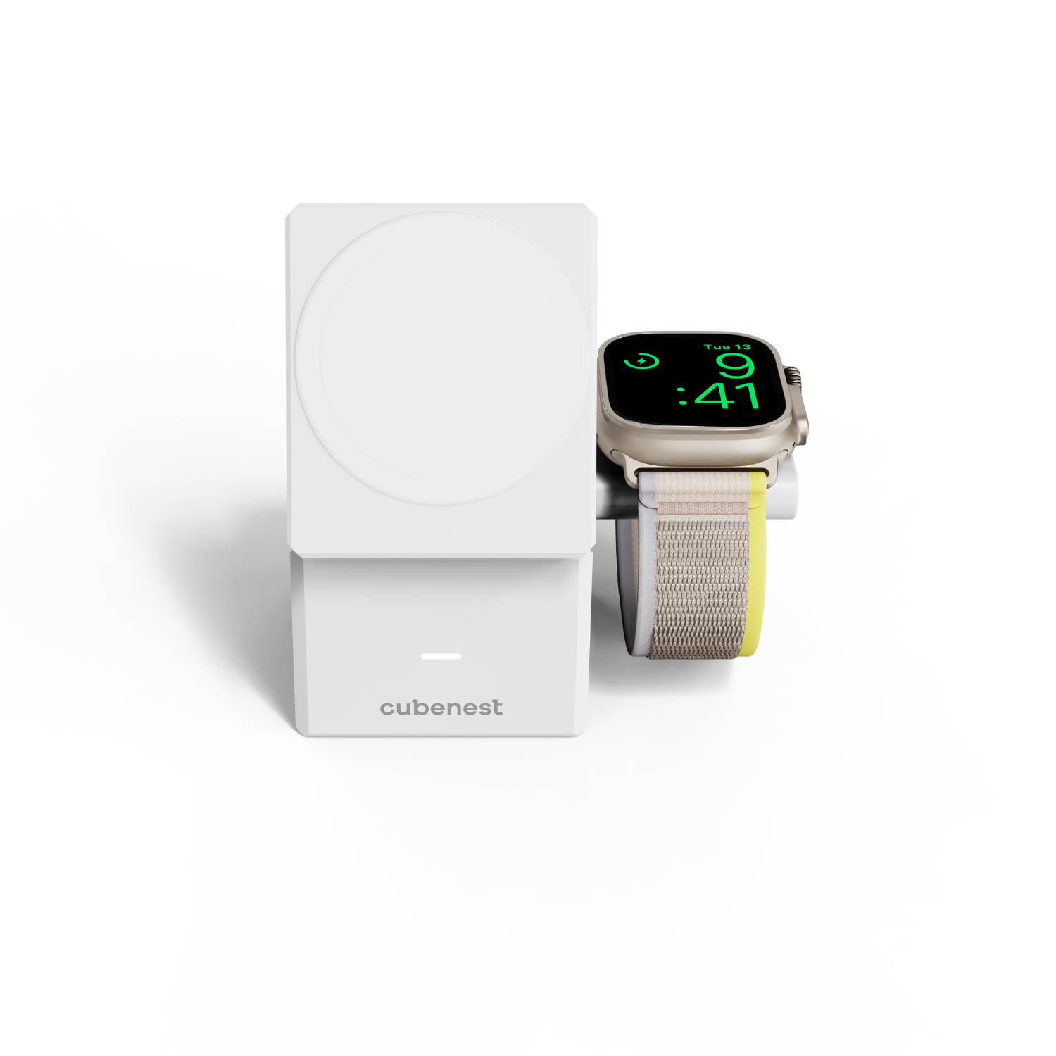 Weißes Cubenest-Ladegerät mit Apple Watch. Uhr zeigt 9:41 Uhr. Weißer Hintergrund.