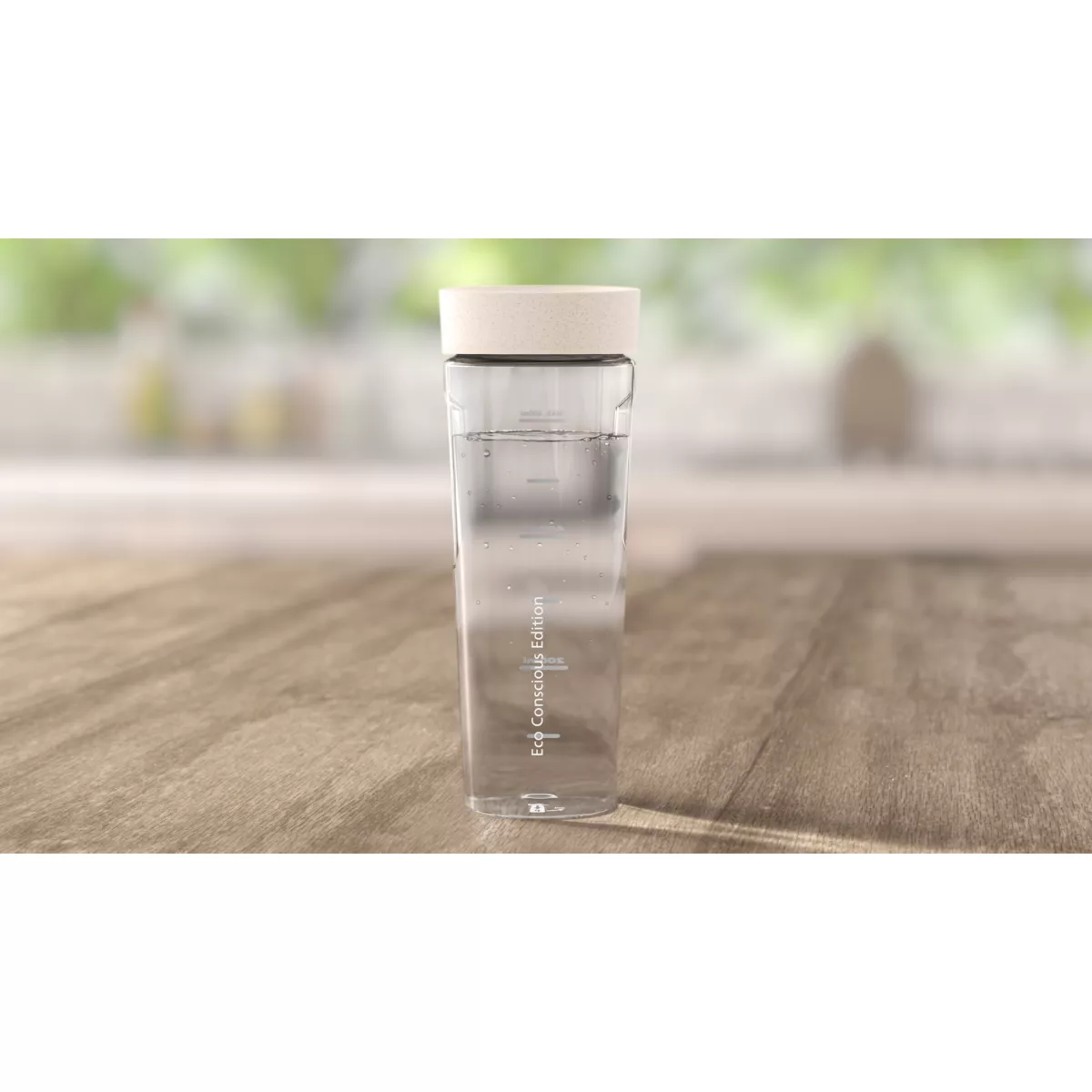 Eine transparente Wasserflasche mit einem Eco Conscious Edition-Etikett.