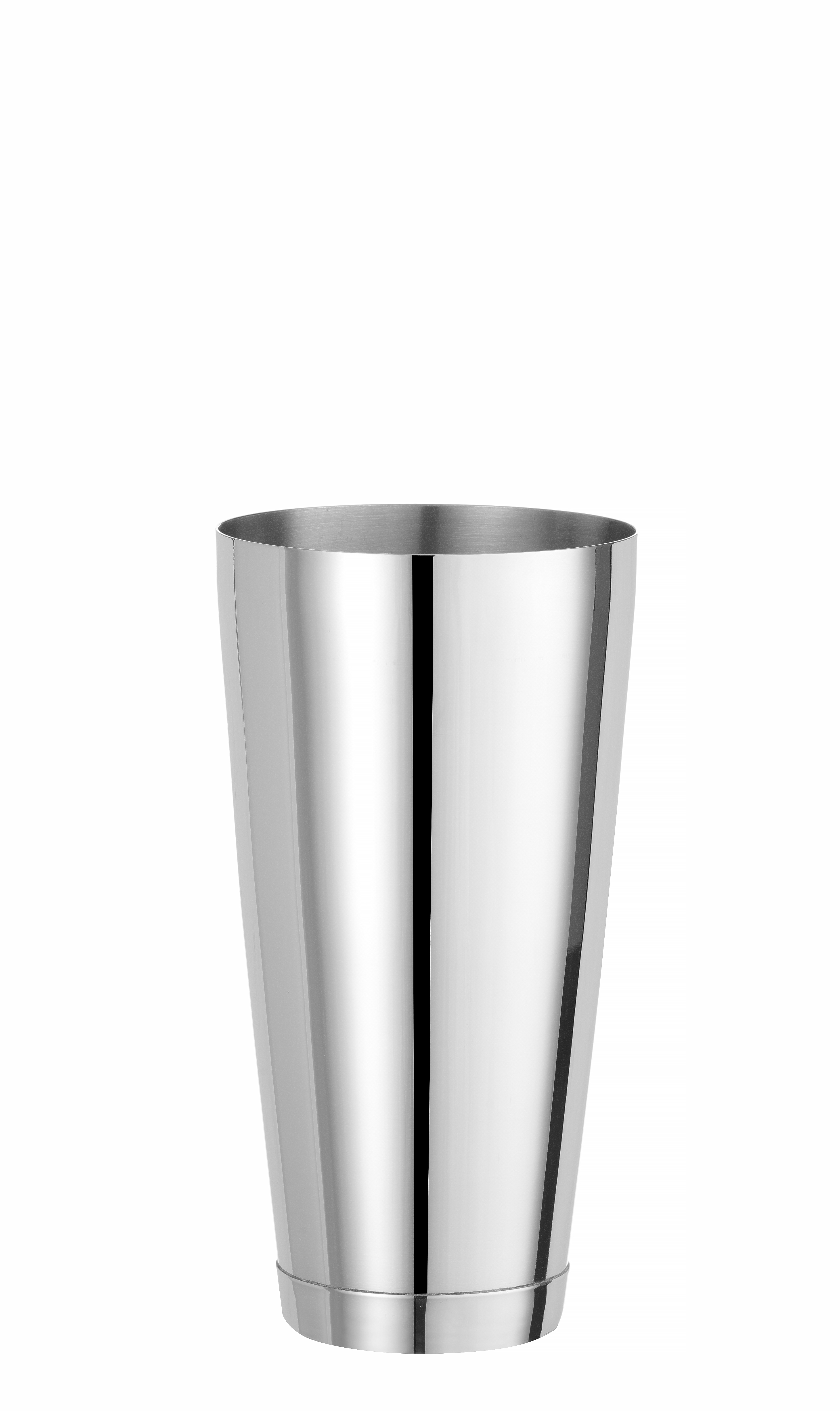 Un alto shaker per cocktail in acciaio inox su una superficie bianca.
