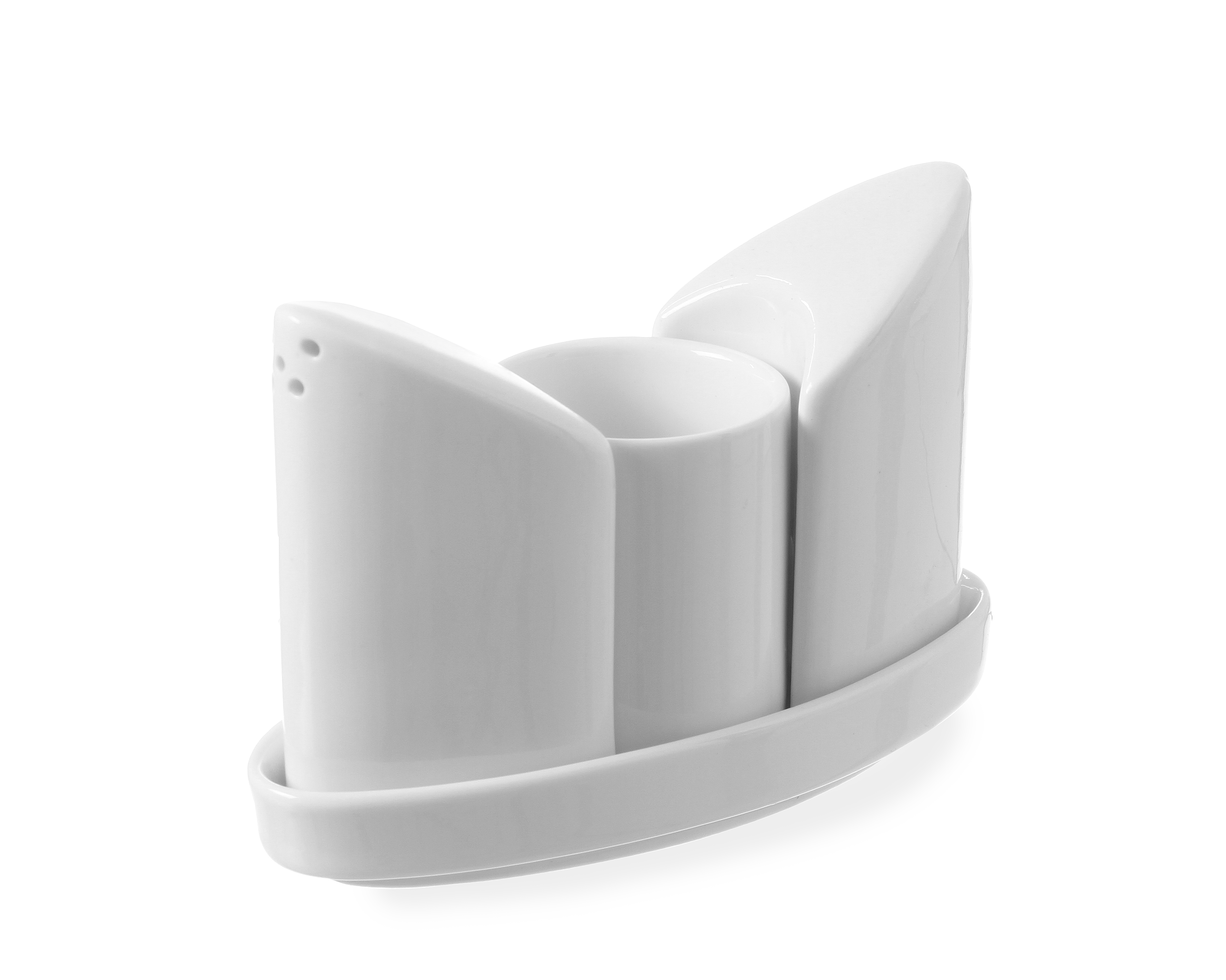 Un set di saliera e pepiera bianche su sfondo bianco.