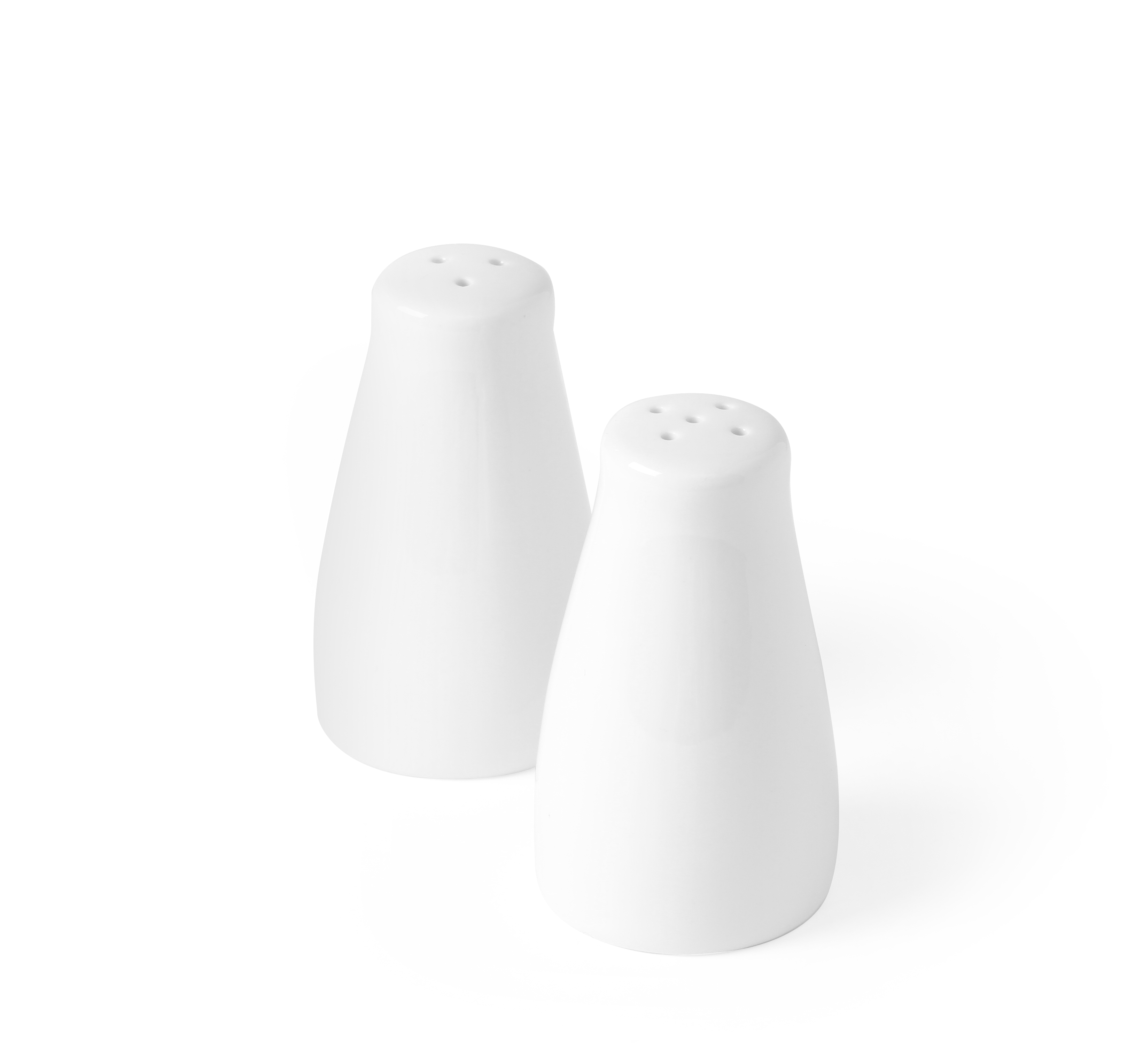 Due saliere in ceramica bianca con fori multipli sulla parte superiore.